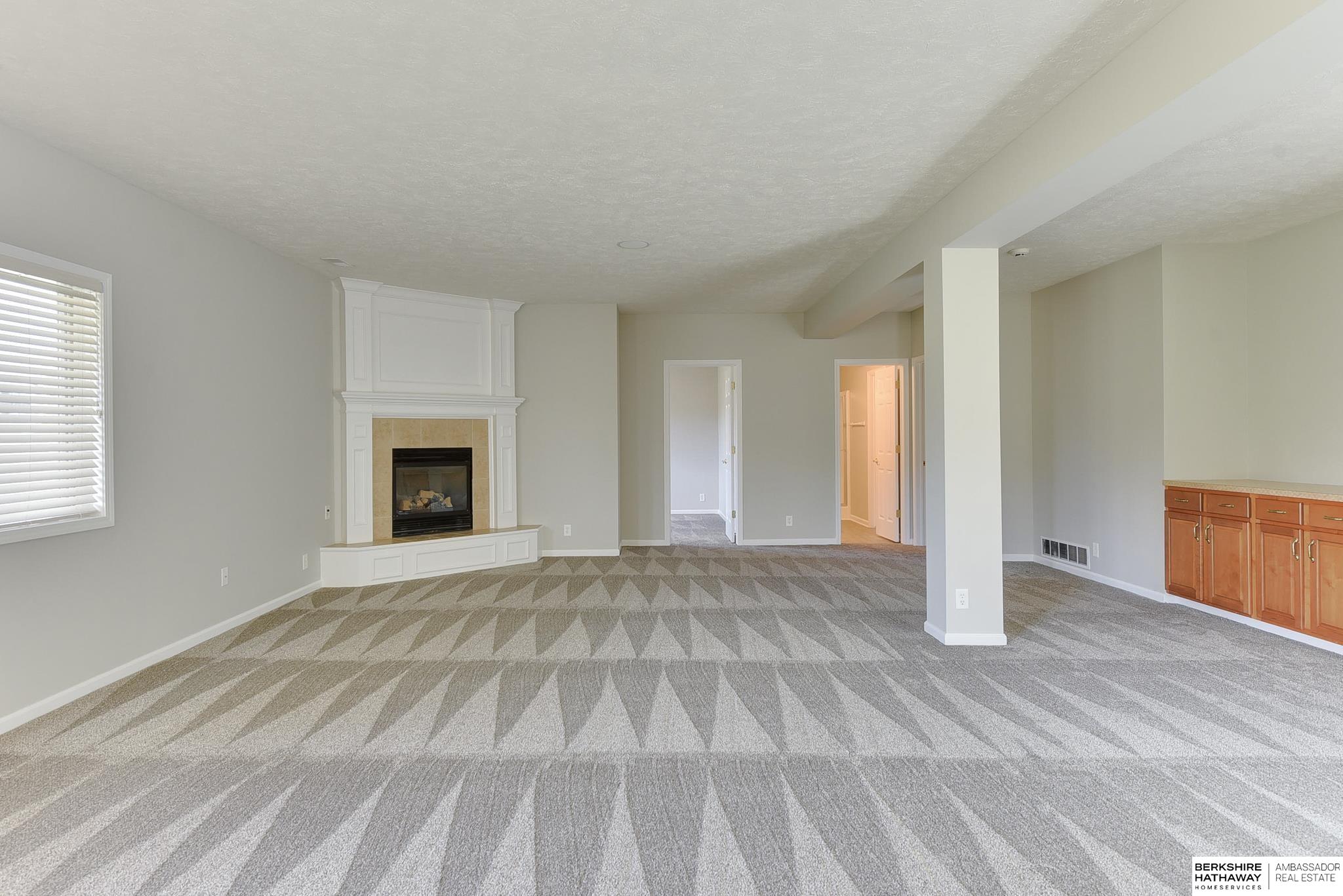 Omaha, Nebraska 68142, United States, 3 Bedrooms Bedrooms, ,3 BathroomsBathrooms,Residential,Pending,107843