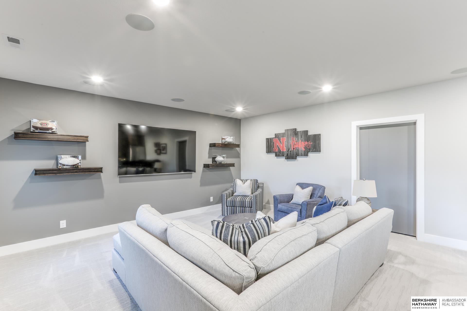 Omaha, Nebraska 68022, United States, 4 Bedrooms Bedrooms, ,4 BathroomsBathrooms,Residential,Active,96360