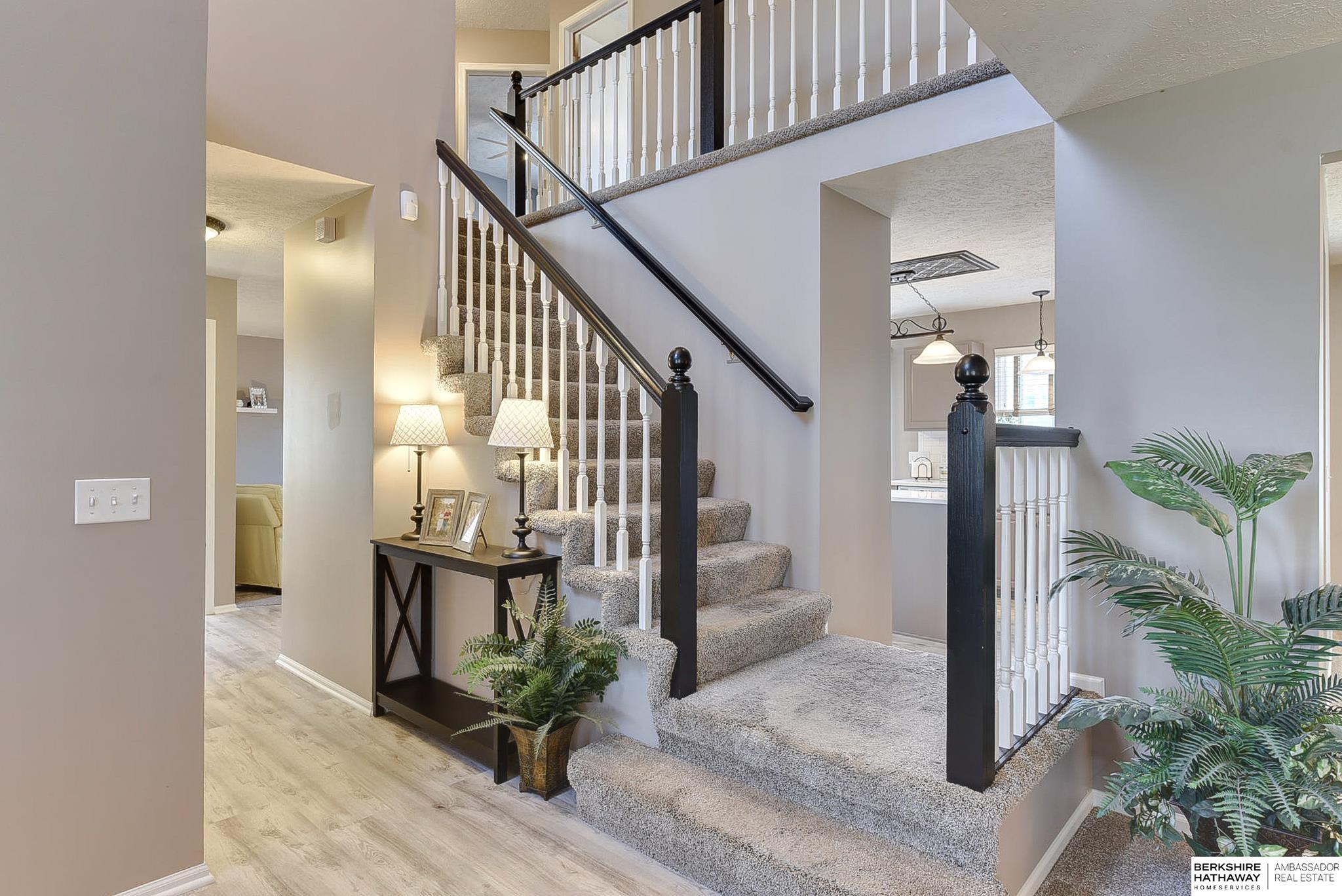 Omaha, Nebraska 68116, United States, 5 Bedrooms Bedrooms, ,4 BathroomsBathrooms,Residential,Pending,112378