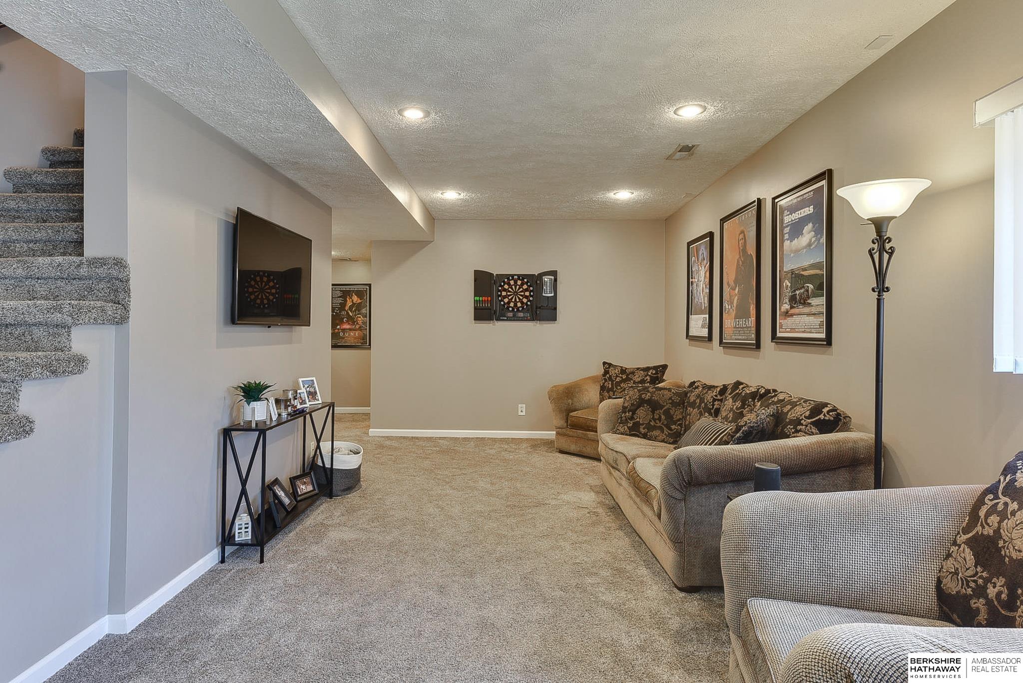 Omaha, Nebraska 68116, United States, 5 Bedrooms Bedrooms, ,4 BathroomsBathrooms,Residential,Pending,112378