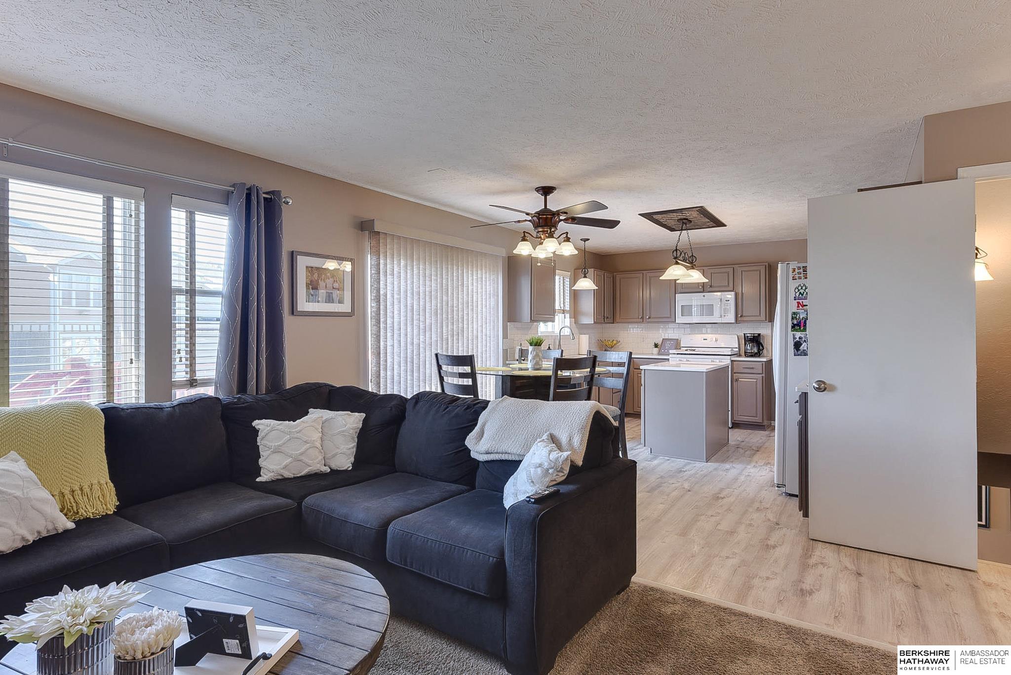 Omaha, Nebraska 68116, United States, 5 Bedrooms Bedrooms, ,4 BathroomsBathrooms,Residential,Pending,112378