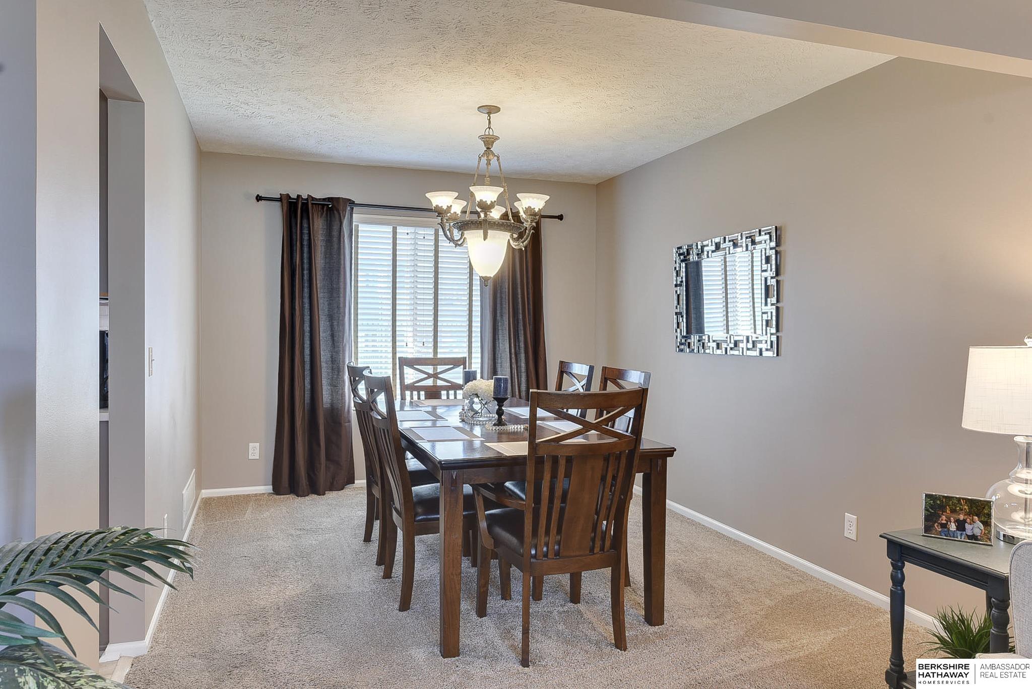 Omaha, Nebraska 68116, United States, 5 Bedrooms Bedrooms, ,4 BathroomsBathrooms,Residential,Pending,112378