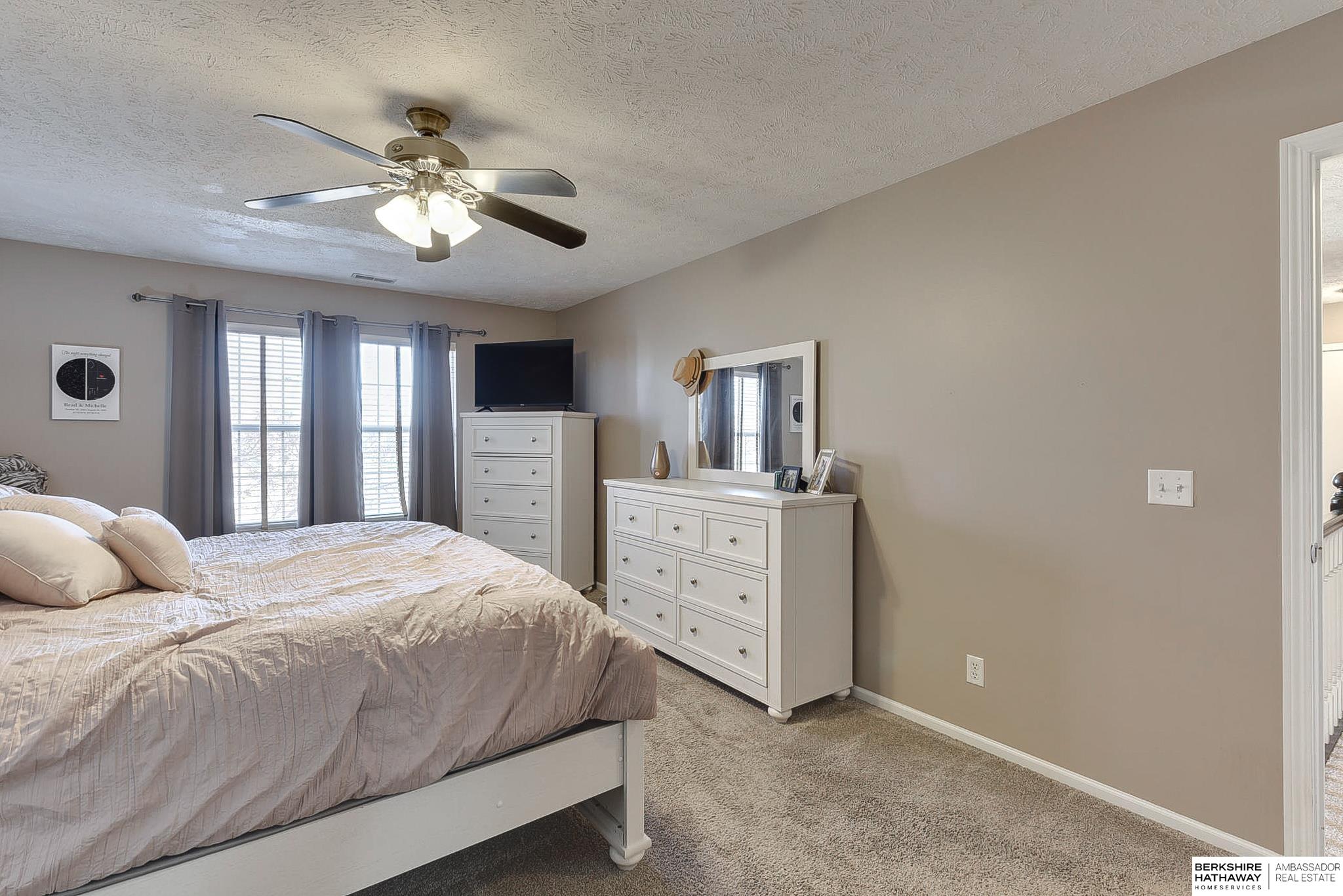 Omaha, Nebraska 68116, United States, 5 Bedrooms Bedrooms, ,4 BathroomsBathrooms,Residential,Pending,112378