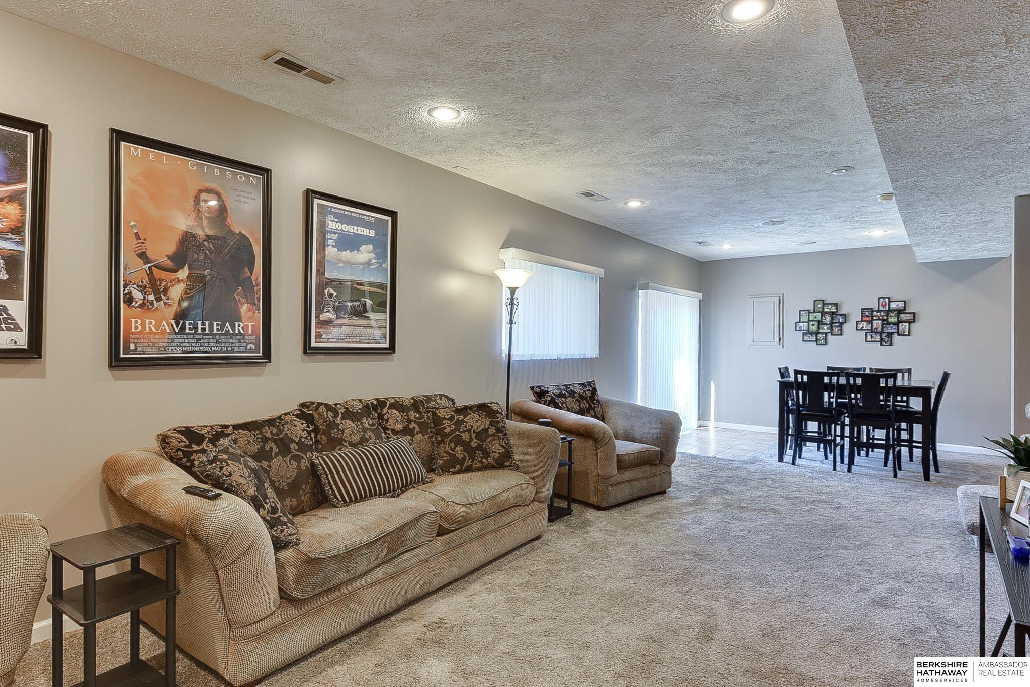 Omaha, Nebraska 68116, United States, 5 Bedrooms Bedrooms, ,4 BathroomsBathrooms,Residential,Pending,112378