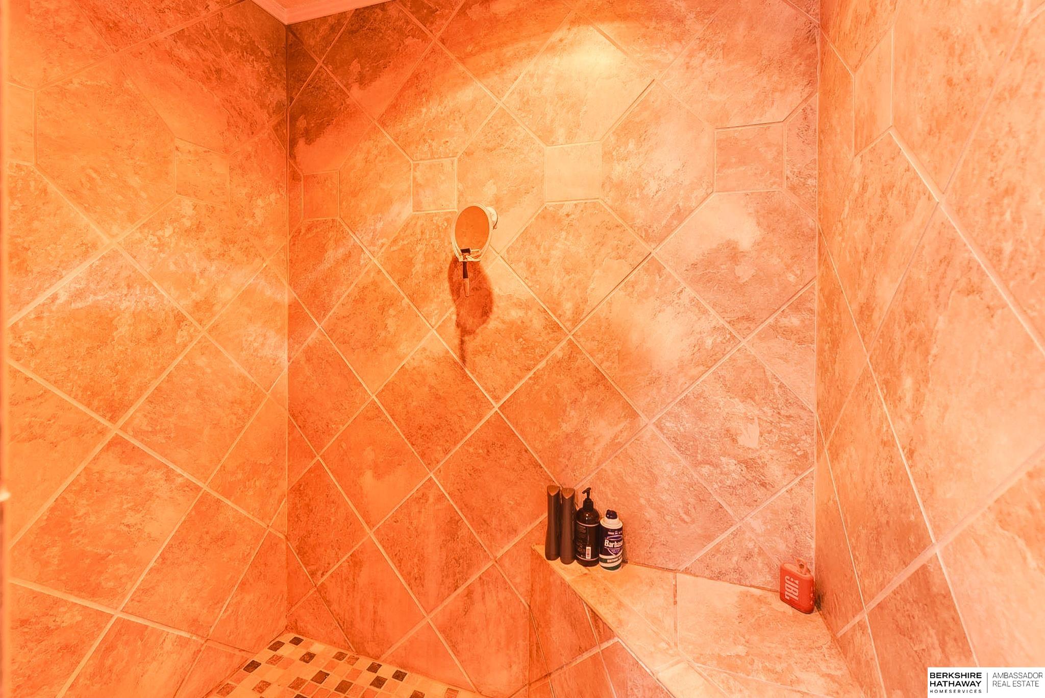 Omaha, Nebraska 68116, United States, 5 Bedrooms Bedrooms, ,4 BathroomsBathrooms,Residential,Pending,112378