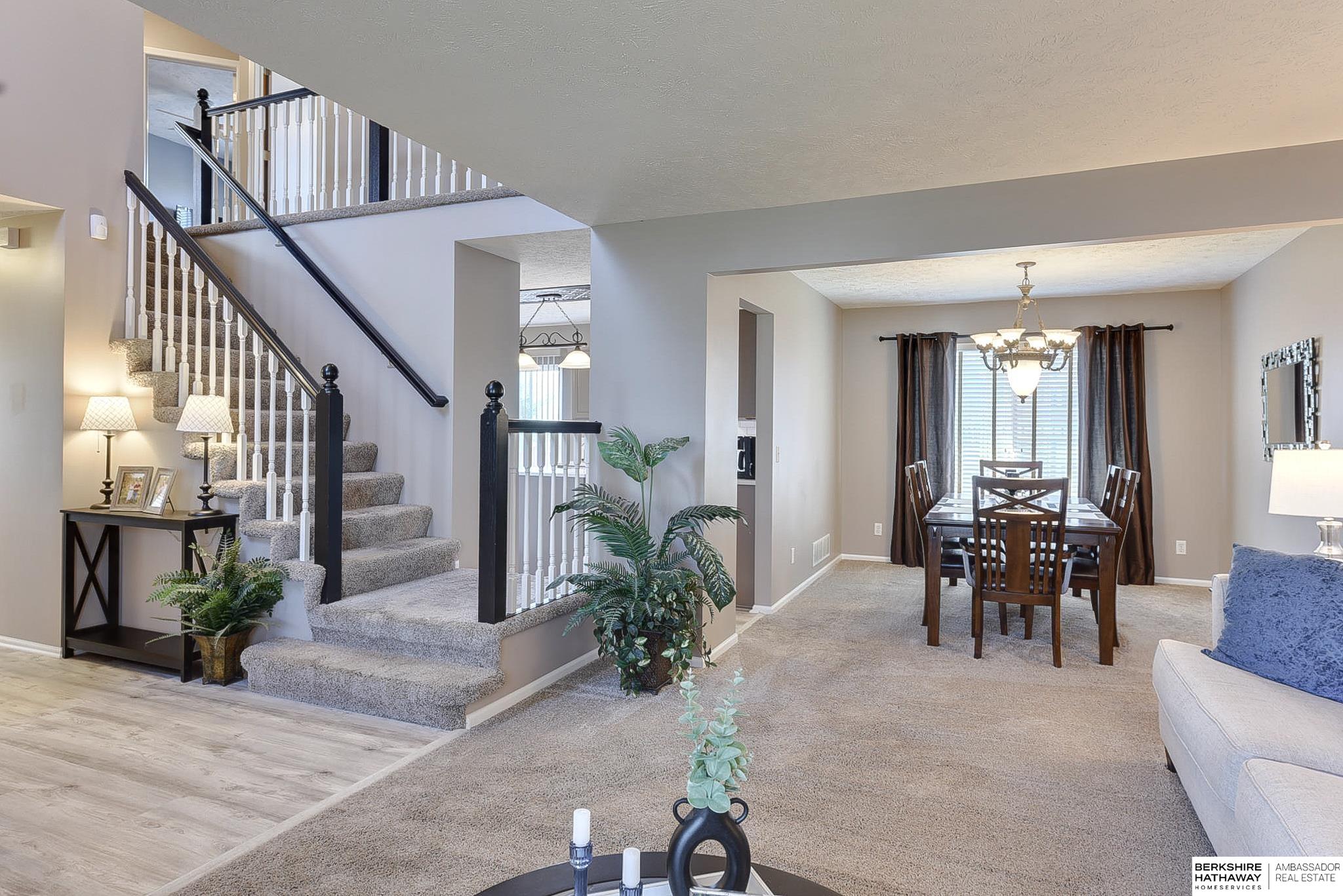 Omaha, Nebraska 68116, United States, 5 Bedrooms Bedrooms, ,4 BathroomsBathrooms,Residential,Pending,112378