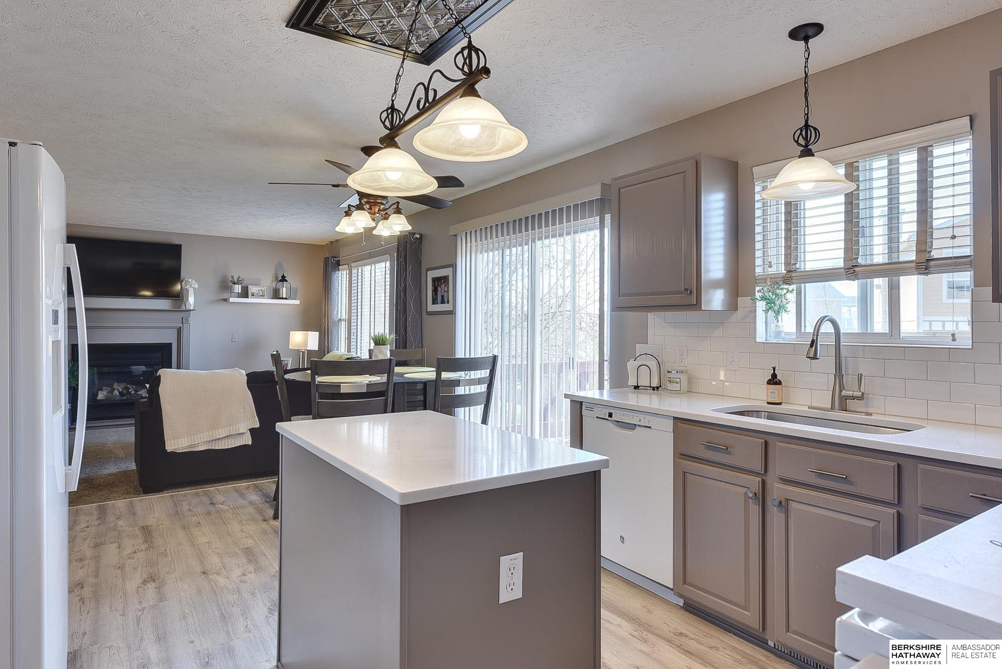 Omaha, Nebraska 68116, United States, 5 Bedrooms Bedrooms, ,4 BathroomsBathrooms,Residential,Pending,112378