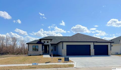 MLS: 22508894