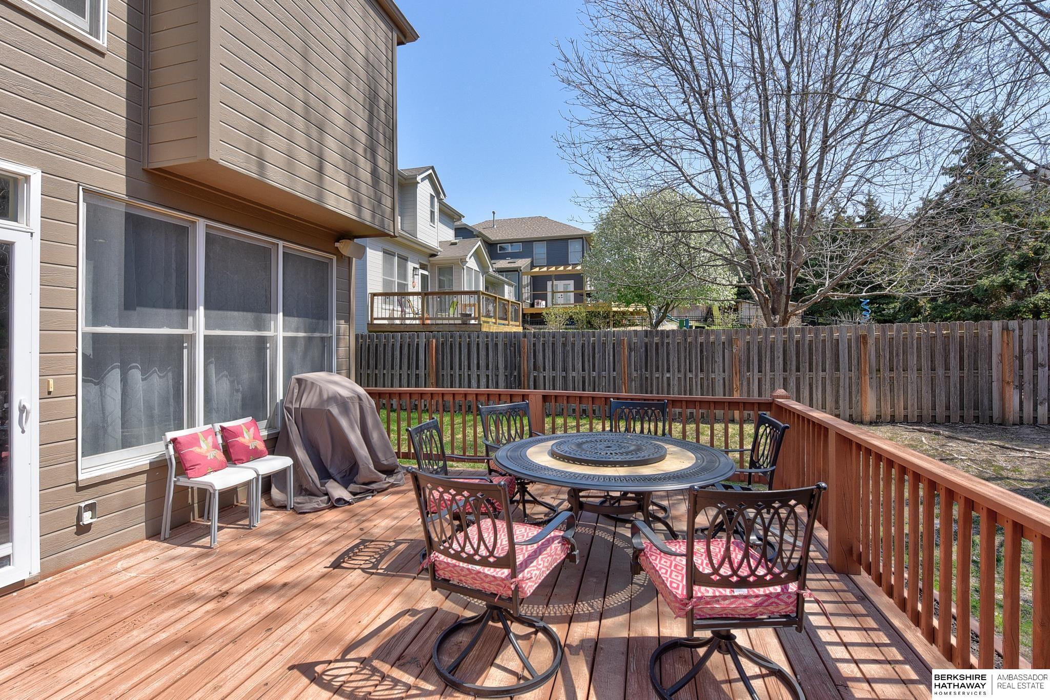 Elkhorn, Nebraska 68022, United States, 4 Bedrooms Bedrooms, ,4 BathroomsBathrooms,Residential,Pending,112131