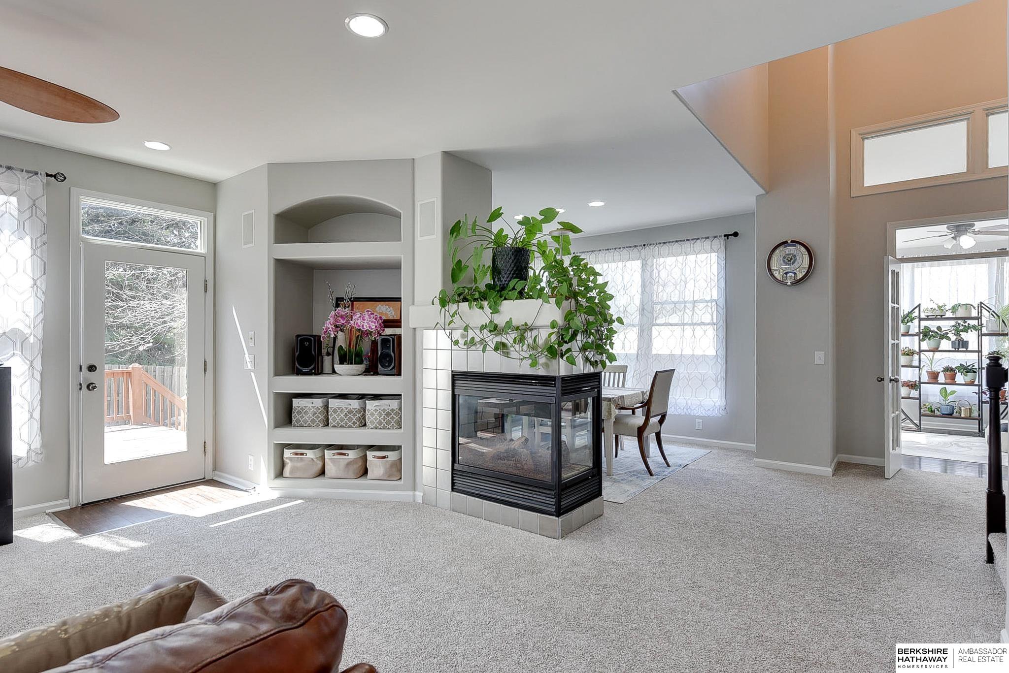 Elkhorn, Nebraska 68022, United States, 4 Bedrooms Bedrooms, ,4 BathroomsBathrooms,Residential,Pending,112131