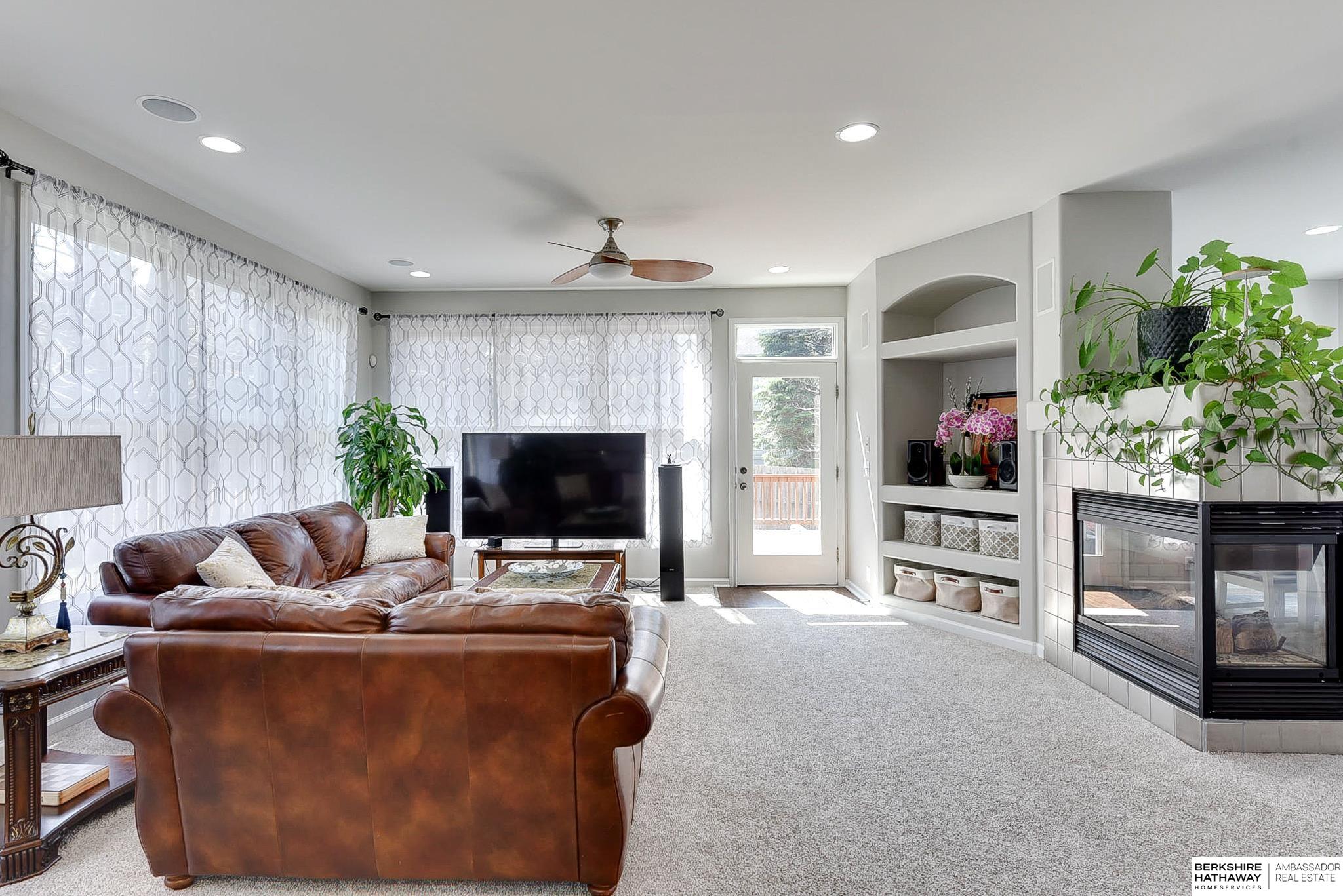 Elkhorn, Nebraska 68022, United States, 4 Bedrooms Bedrooms, ,4 BathroomsBathrooms,Residential,Pending,112131