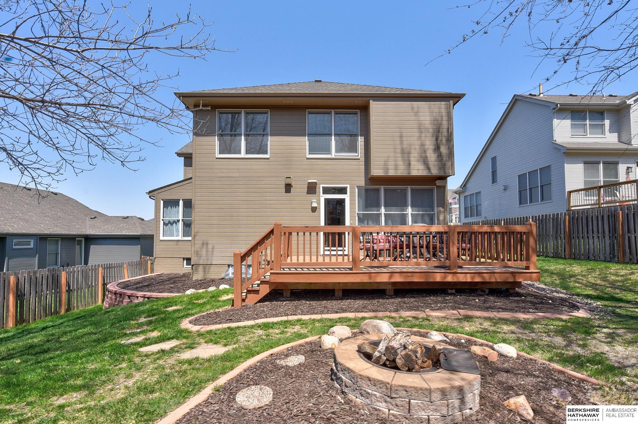 Elkhorn, Nebraska 68022, United States, 4 Bedrooms Bedrooms, ,4 BathroomsBathrooms,Residential,Pending,112131