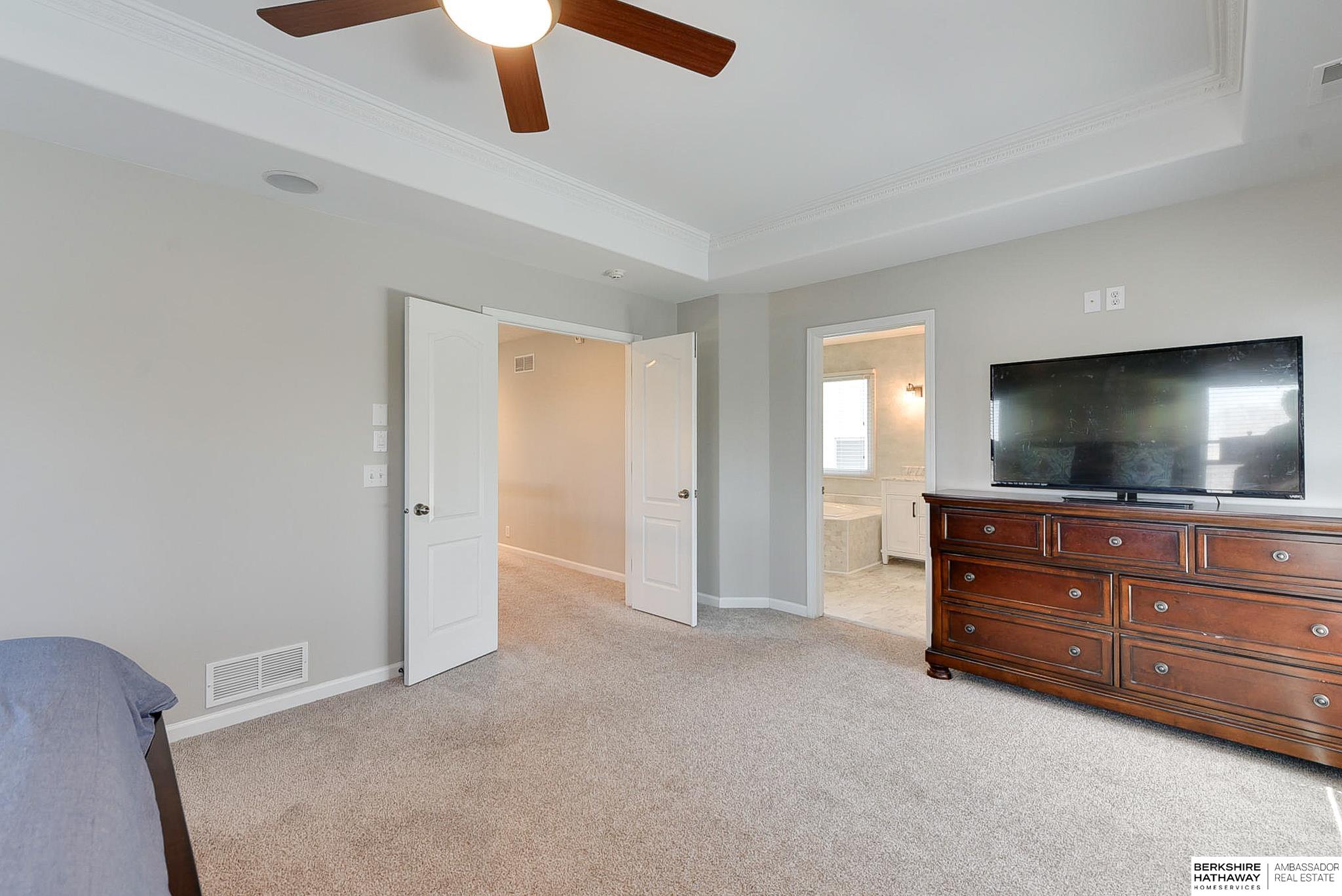 Elkhorn, Nebraska 68022, United States, 4 Bedrooms Bedrooms, ,4 BathroomsBathrooms,Residential,Pending,112131