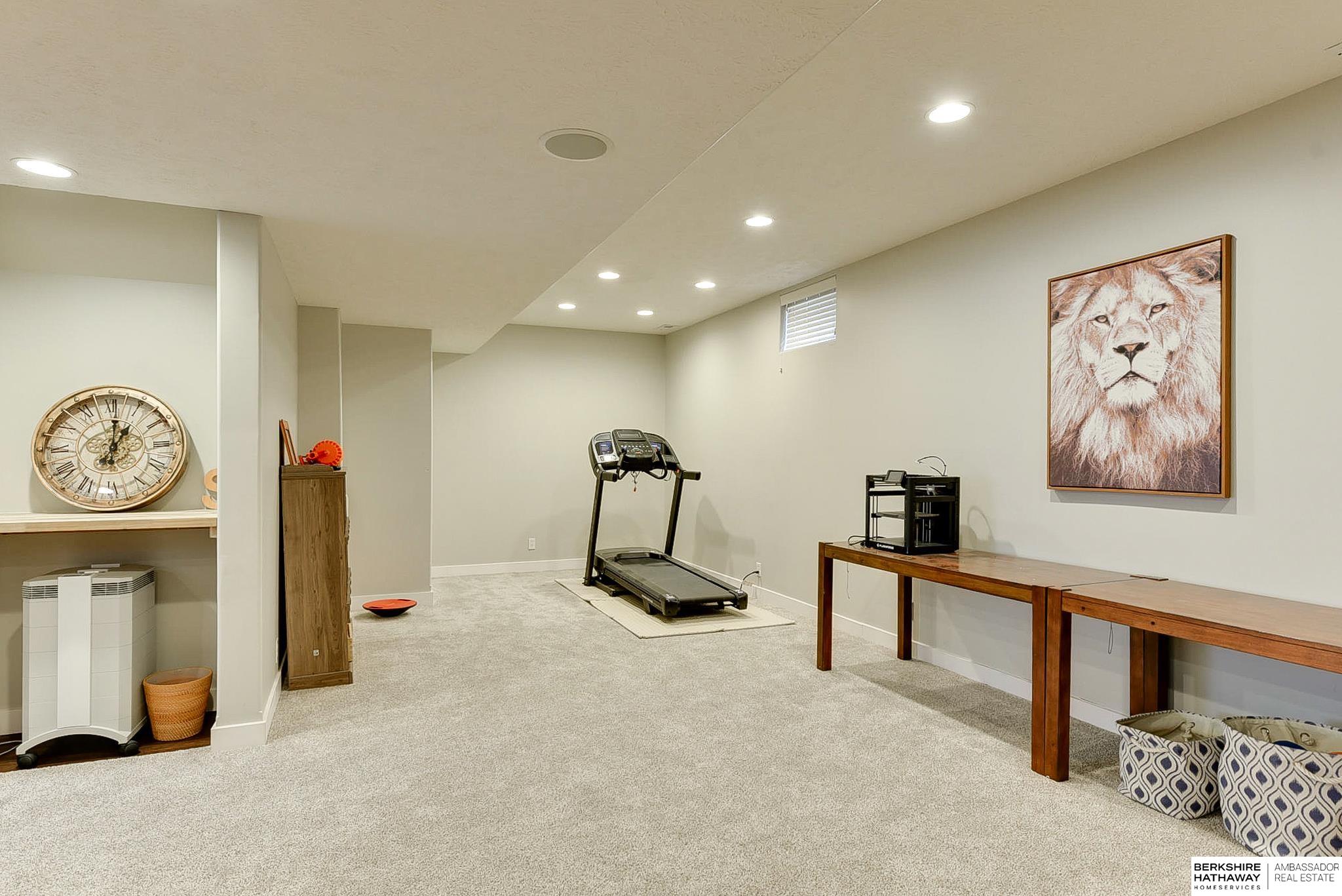 Elkhorn, Nebraska 68022, United States, 4 Bedrooms Bedrooms, ,4 BathroomsBathrooms,Residential,Pending,112131