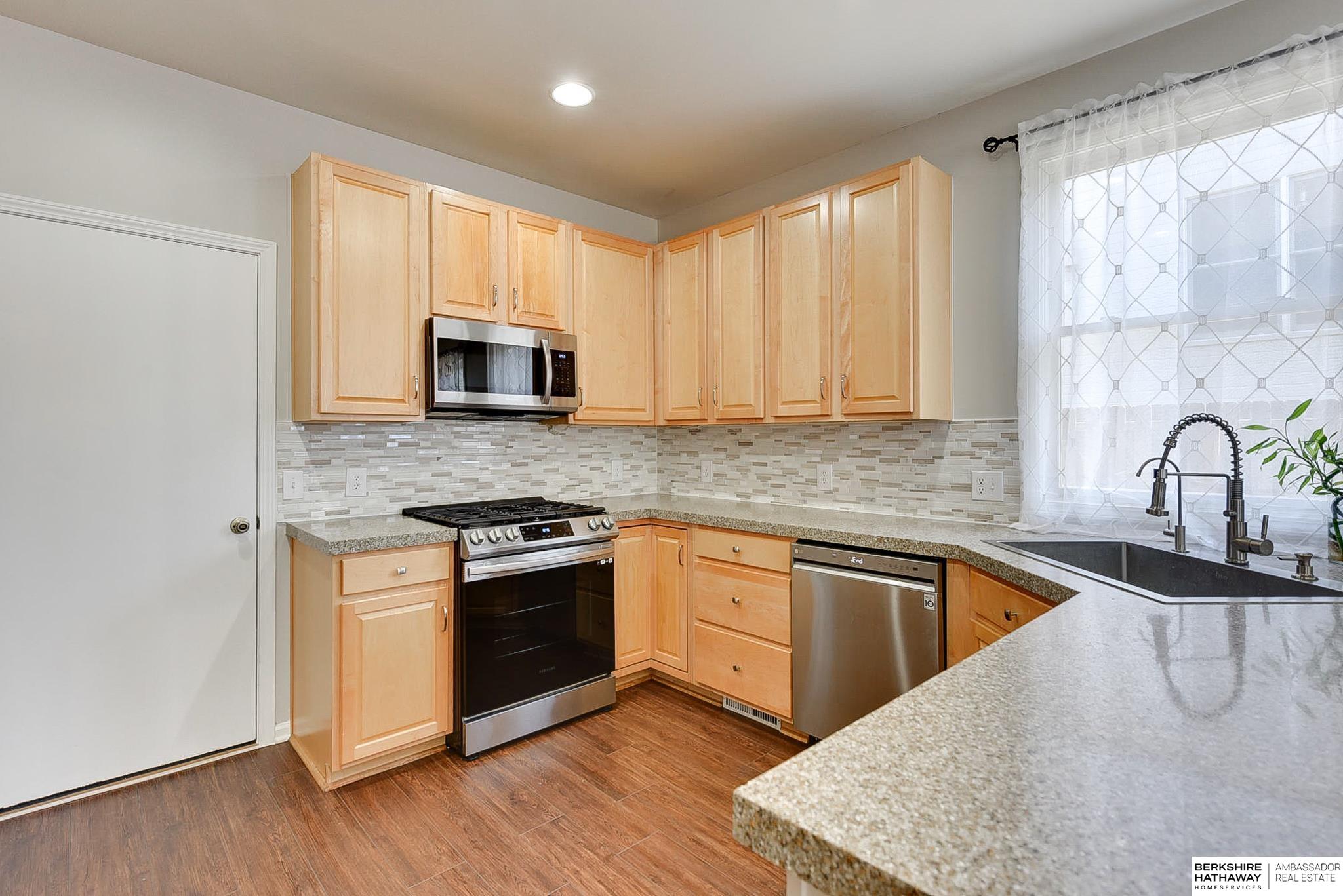 Elkhorn, Nebraska 68022, United States, 4 Bedrooms Bedrooms, ,4 BathroomsBathrooms,Residential,Pending,112131