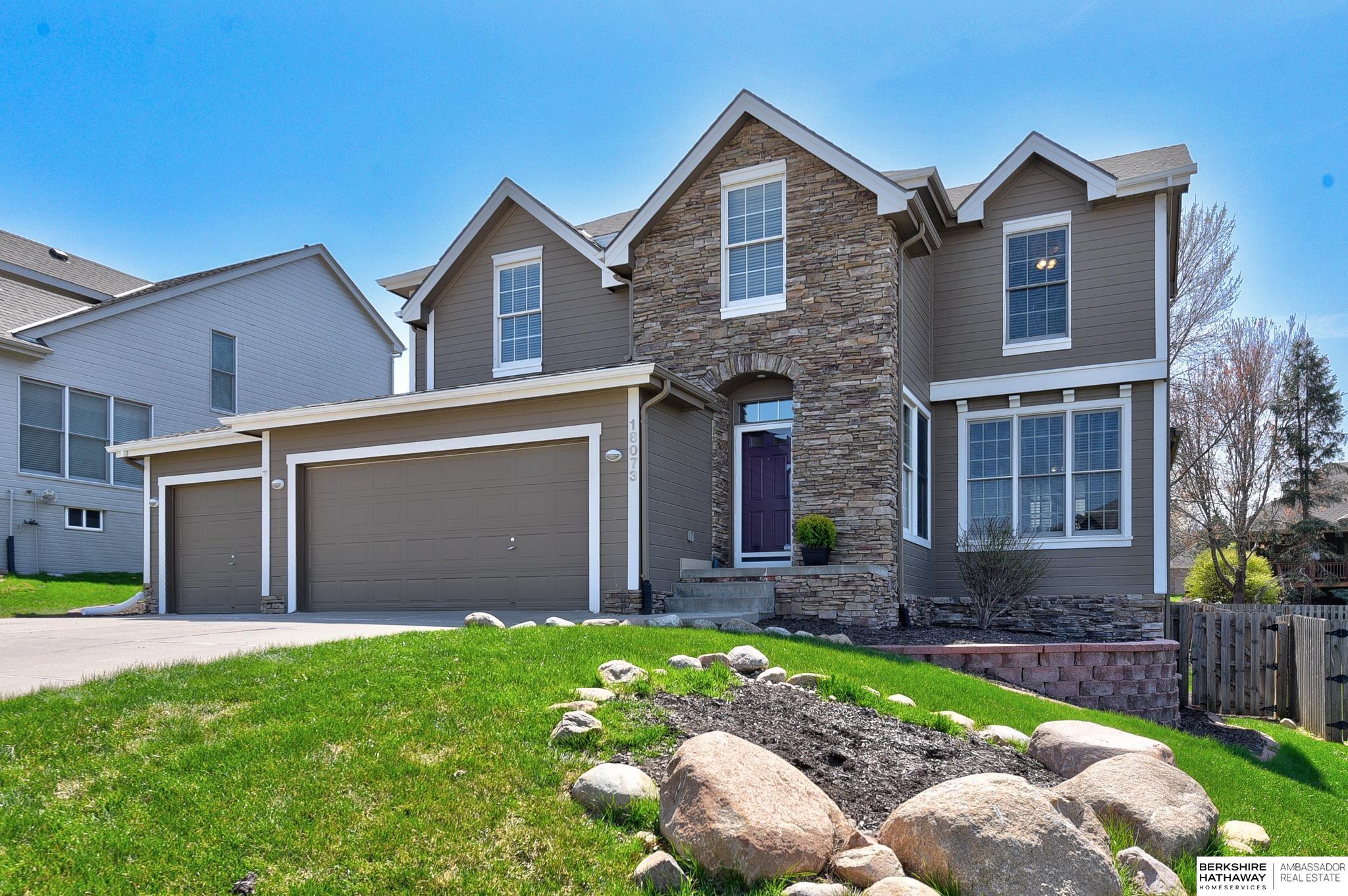 Elkhorn, Nebraska 68022, United States, 4 Bedrooms Bedrooms, ,4 BathroomsBathrooms,Residential,Pending,112131