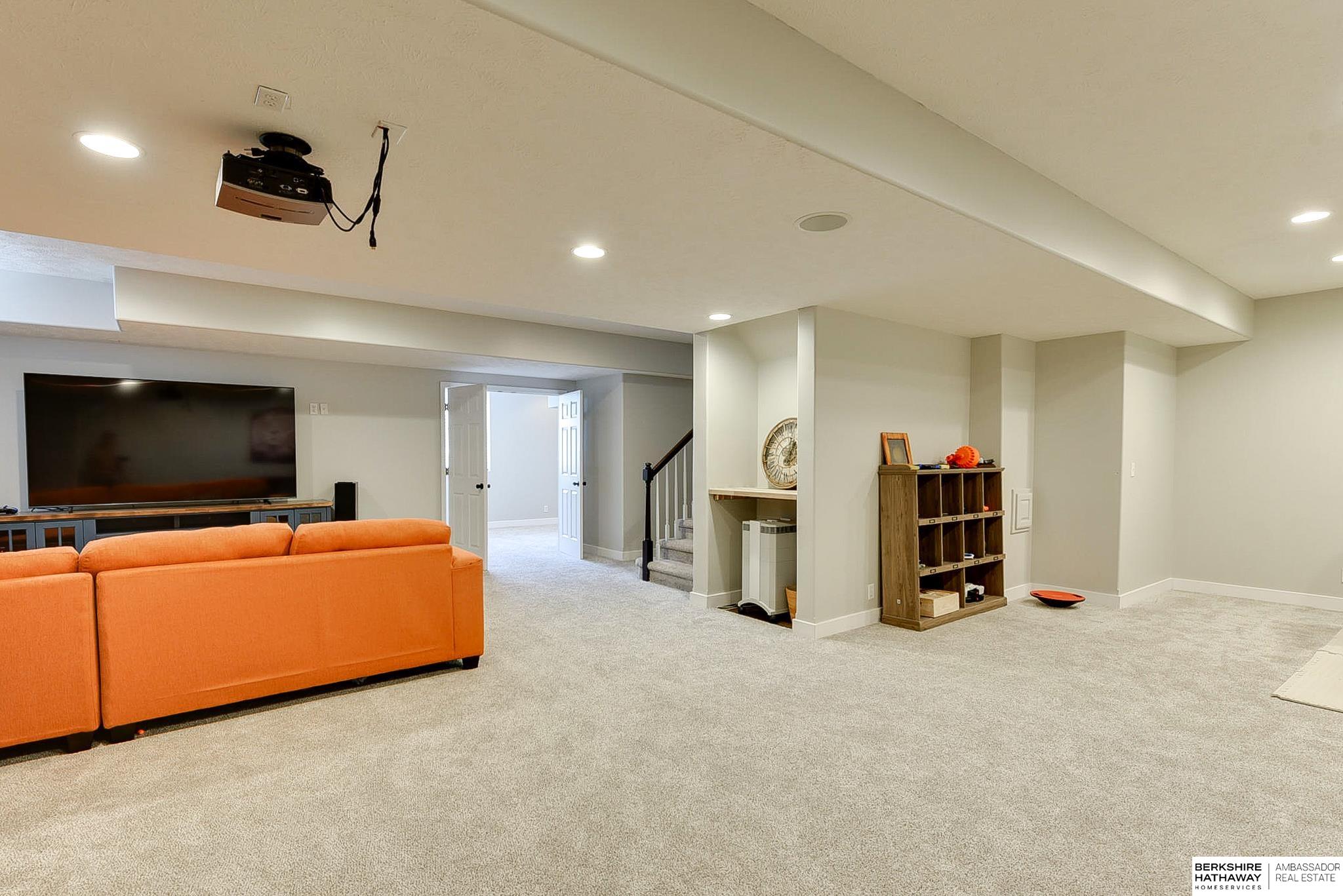 Elkhorn, Nebraska 68022, United States, 4 Bedrooms Bedrooms, ,4 BathroomsBathrooms,Residential,Pending,112131