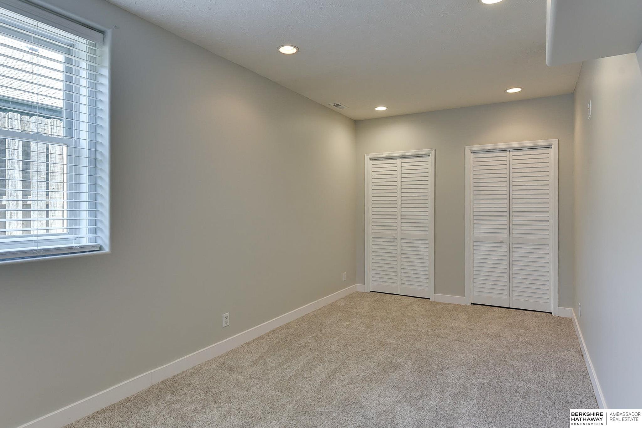 Elkhorn, Nebraska 68022, United States, 4 Bedrooms Bedrooms, ,4 BathroomsBathrooms,Residential,Pending,112131