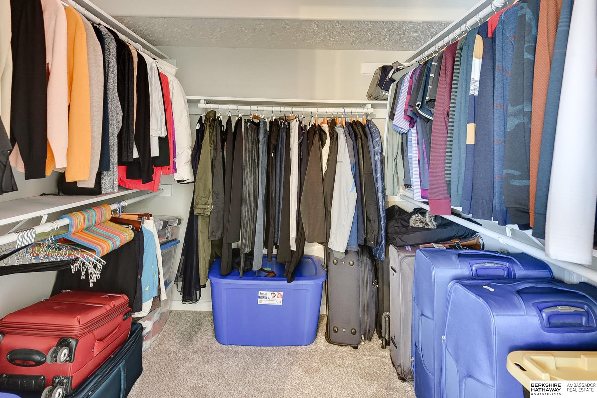 Elkhorn, Nebraska 68022, United States, 4 Bedrooms Bedrooms, ,4 BathroomsBathrooms,Residential,Pending,112131