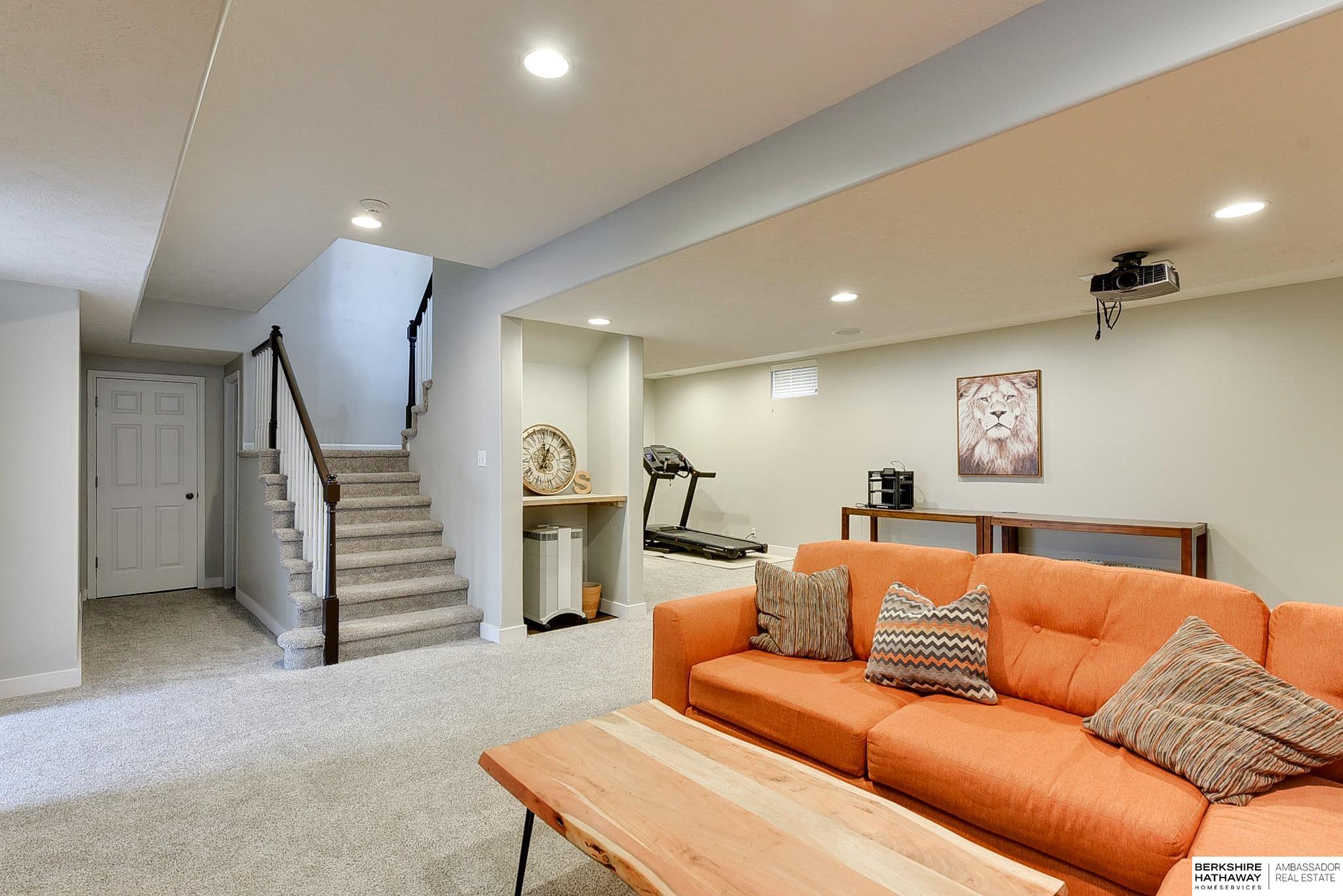 Elkhorn, Nebraska 68022, United States, 4 Bedrooms Bedrooms, ,4 BathroomsBathrooms,Residential,Pending,112131