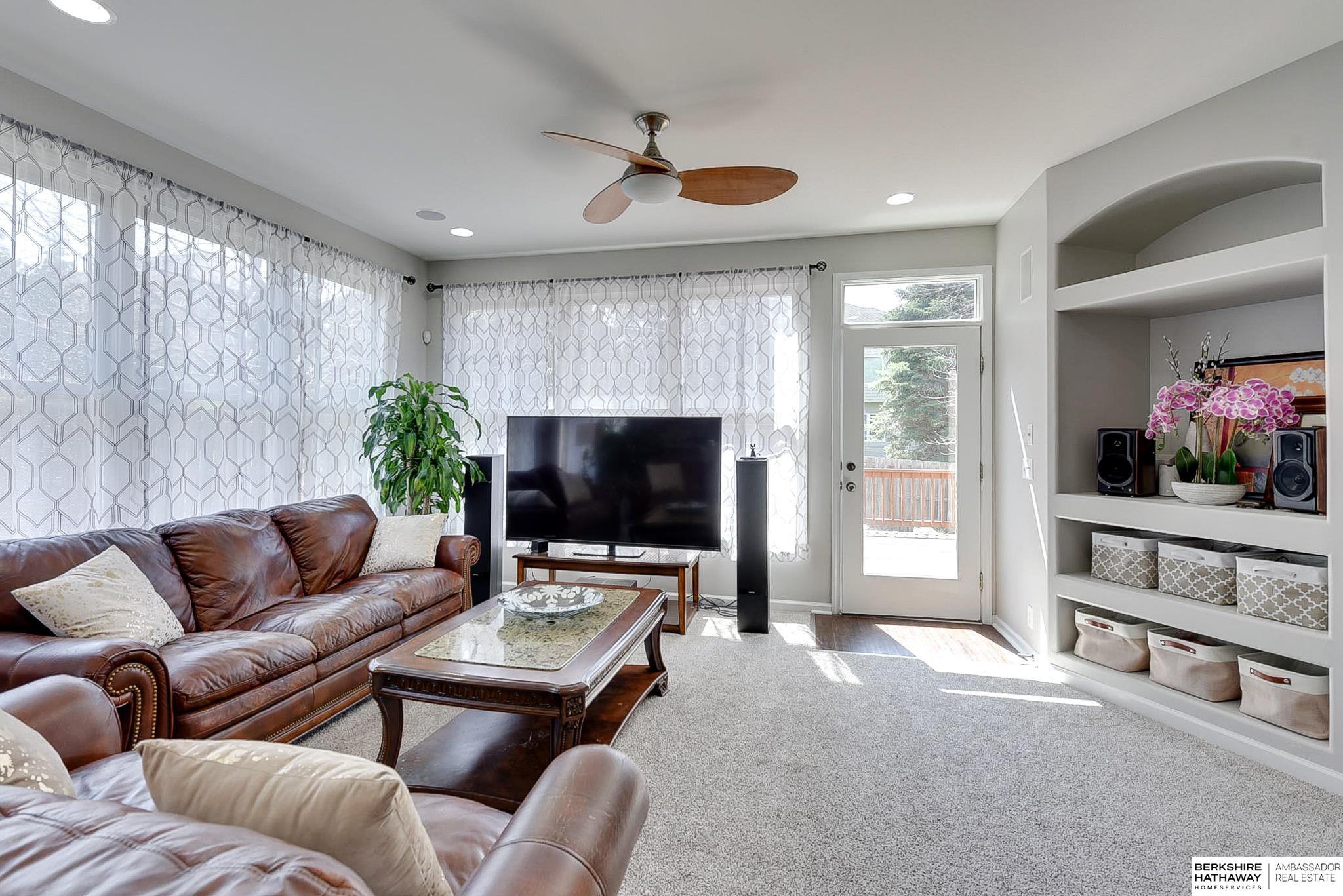 Elkhorn, Nebraska 68022, United States, 4 Bedrooms Bedrooms, ,4 BathroomsBathrooms,Residential,Pending,112131