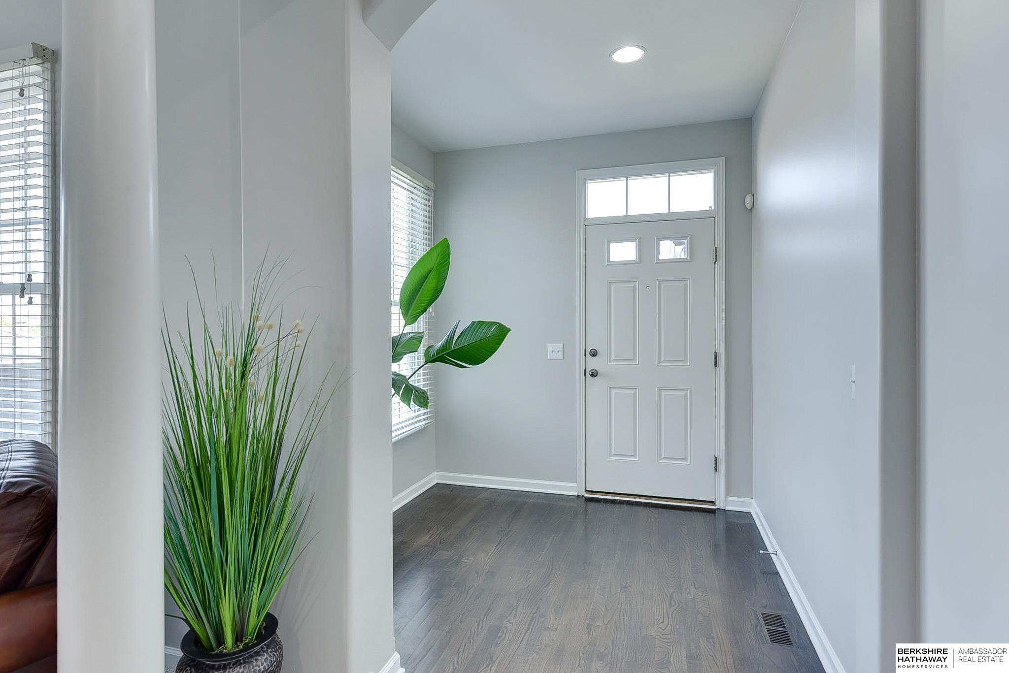 Elkhorn, Nebraska 68022, United States, 4 Bedrooms Bedrooms, ,4 BathroomsBathrooms,Residential,Pending,112131