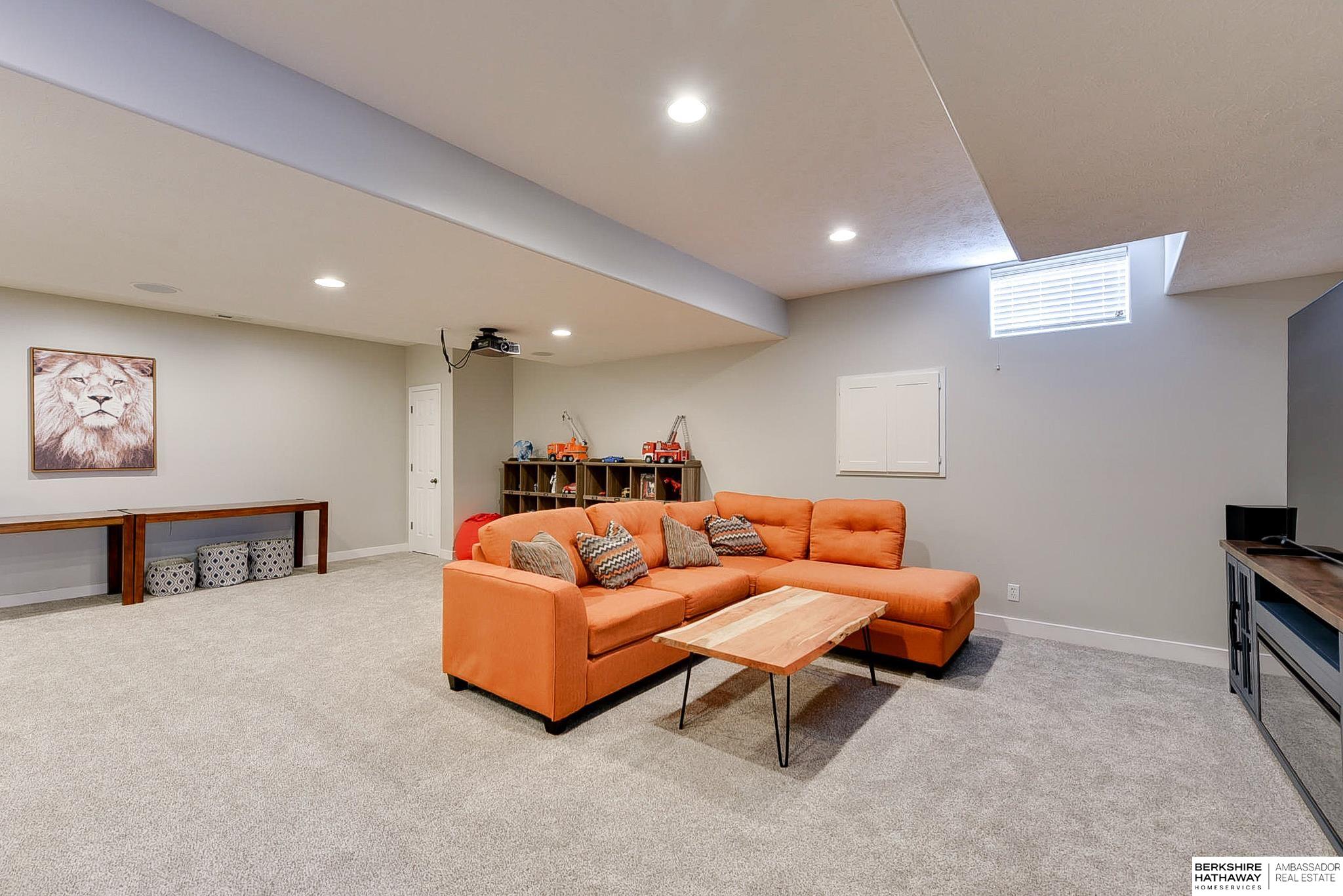 Elkhorn, Nebraska 68022, United States, 4 Bedrooms Bedrooms, ,4 BathroomsBathrooms,Residential,Pending,112131