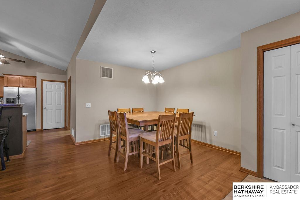 Bennington, Nebraska 68007, United States, 3 Bedrooms Bedrooms, ,2 BathroomsBathrooms,Residential,Pending,82562