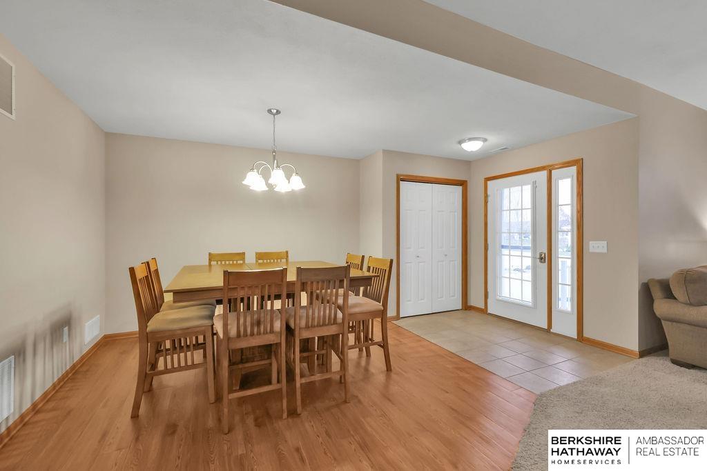 Bennington, Nebraska 68007, United States, 3 Bedrooms Bedrooms, ,2 BathroomsBathrooms,Residential,Pending,82562