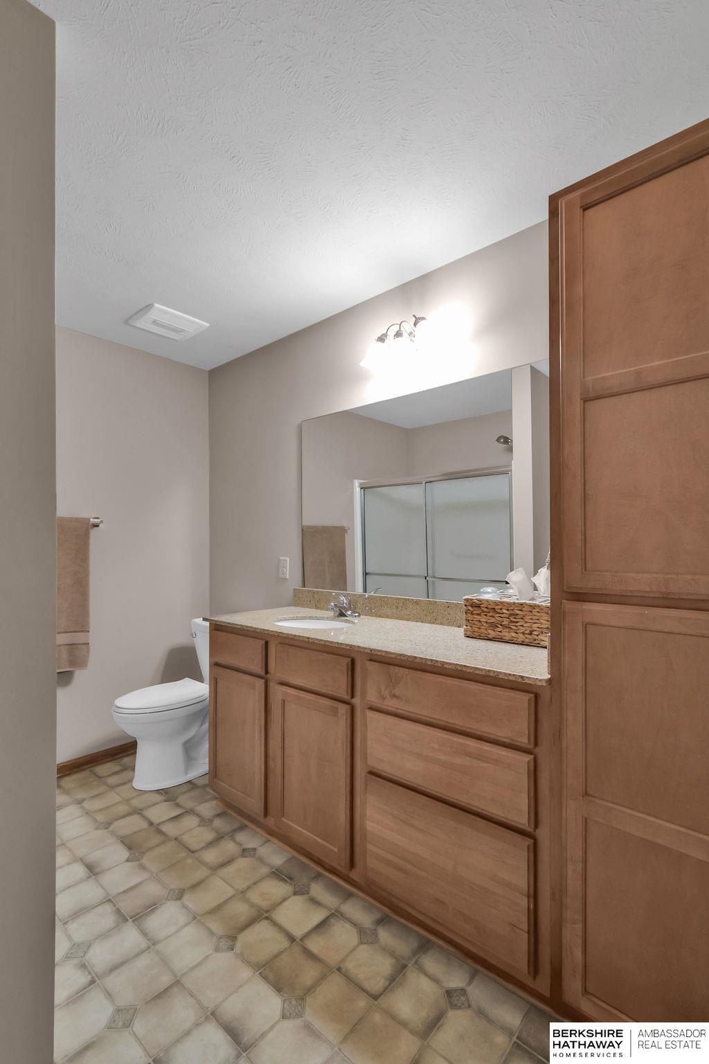 Bennington, Nebraska 68007, United States, 3 Bedrooms Bedrooms, ,2 BathroomsBathrooms,Residential,Pending,82562