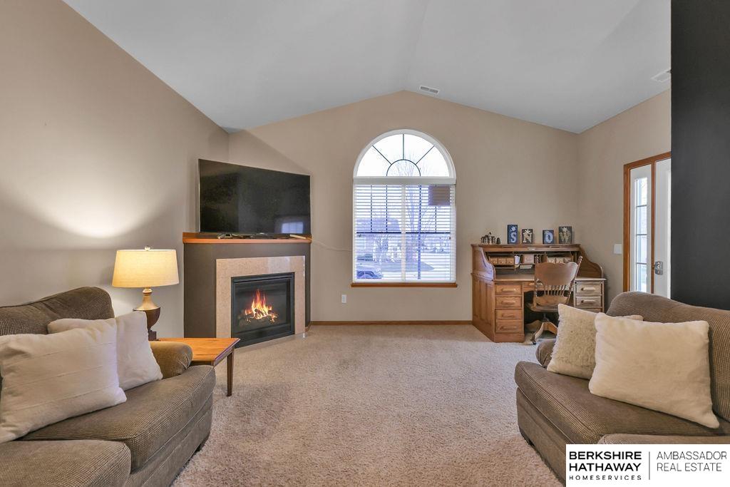 Bennington, Nebraska 68007, United States, 3 Bedrooms Bedrooms, ,2 BathroomsBathrooms,Residential,Pending,82562