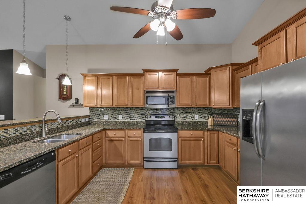 Bennington, Nebraska 68007, United States, 3 Bedrooms Bedrooms, ,2 BathroomsBathrooms,Residential,Pending,82562