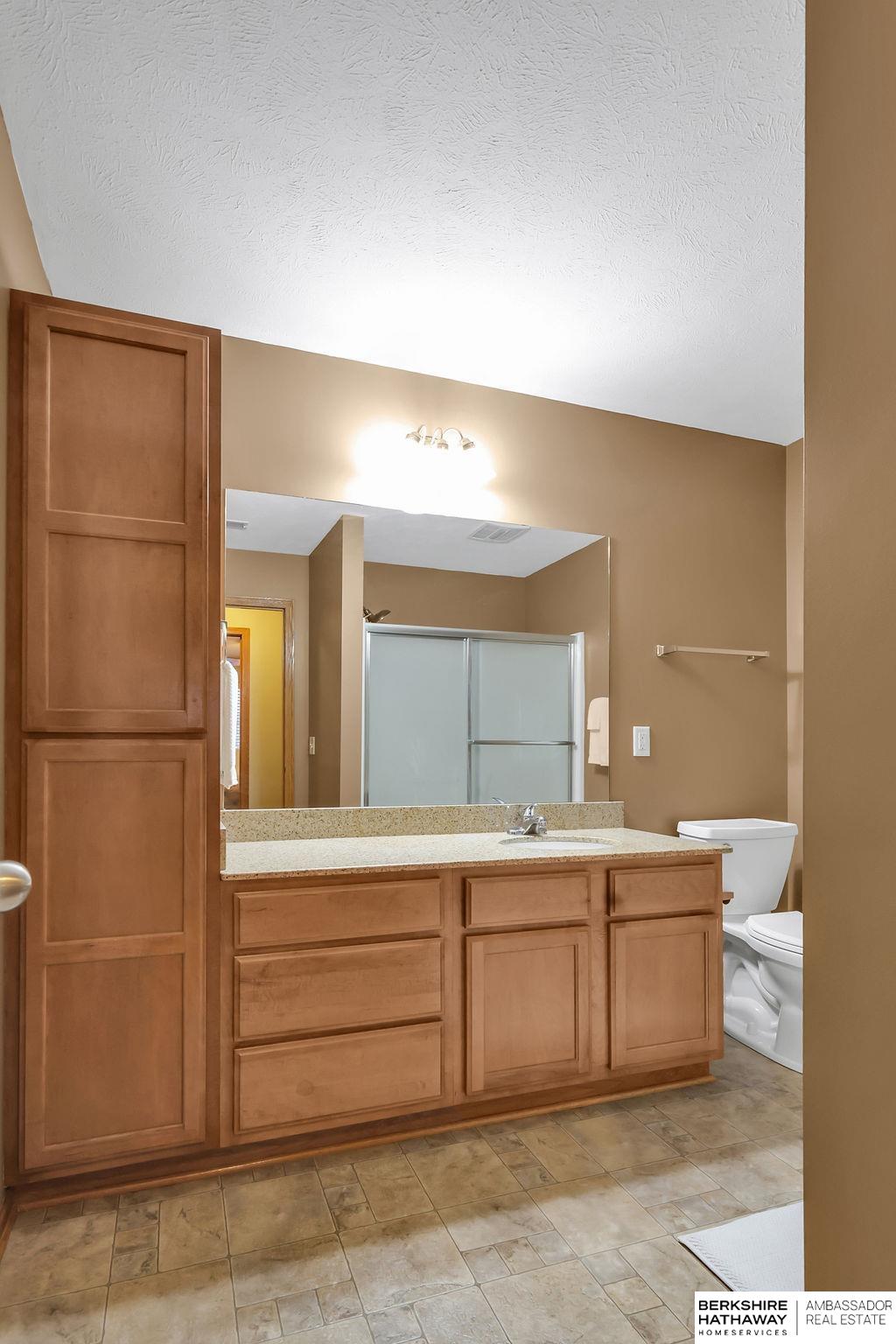 Bennington, Nebraska 68007, United States, 3 Bedrooms Bedrooms, ,2 BathroomsBathrooms,Residential,Pending,82562