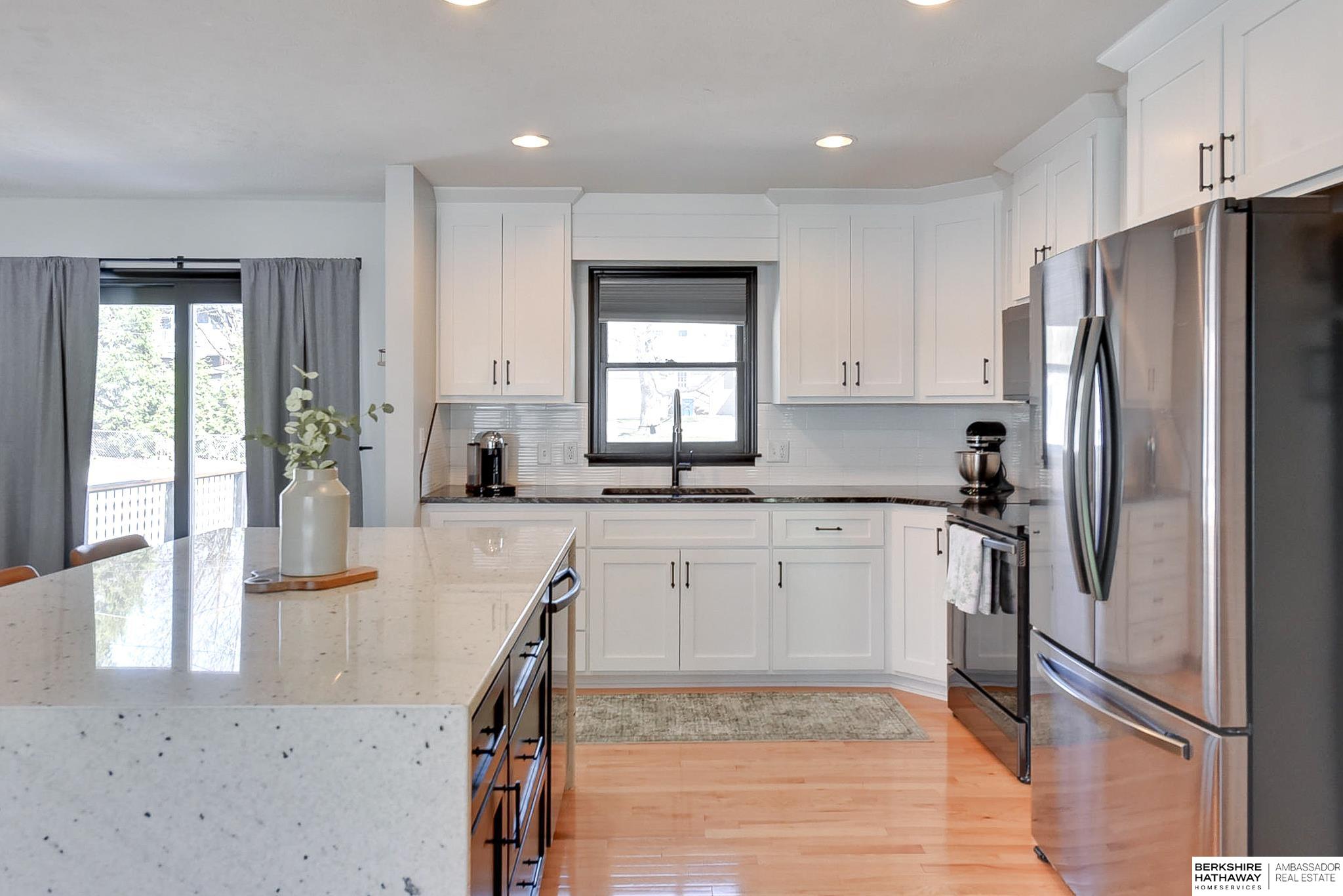 Omaha, Nebraska 68124, United States, 3 Bedrooms Bedrooms, ,2 BathroomsBathrooms,Residential,Pending,120041