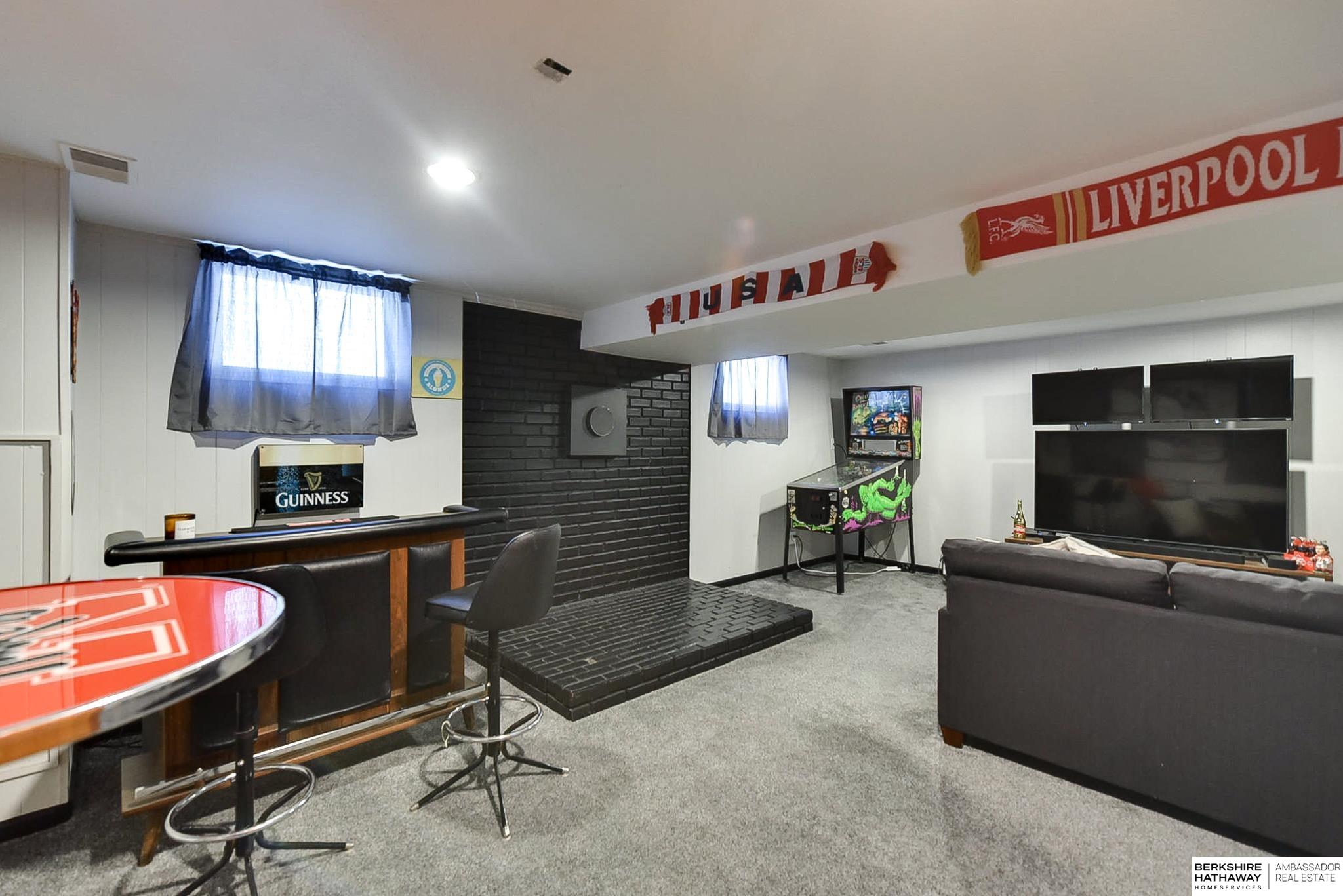 Omaha, Nebraska 68124, United States, 3 Bedrooms Bedrooms, ,2 BathroomsBathrooms,Residential,Pending,120041