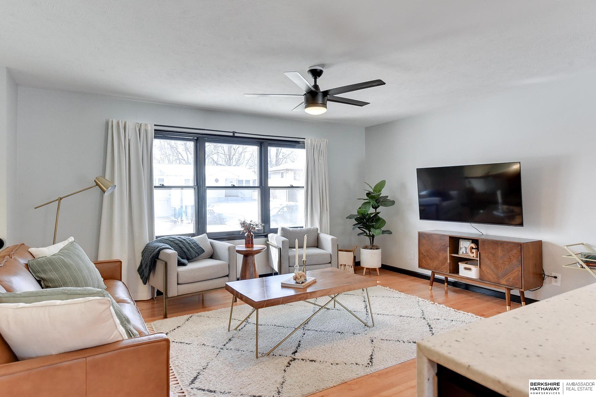 Omaha, Nebraska 68124, United States, 3 Bedrooms Bedrooms, ,2 BathroomsBathrooms,Residential,Pending,120041