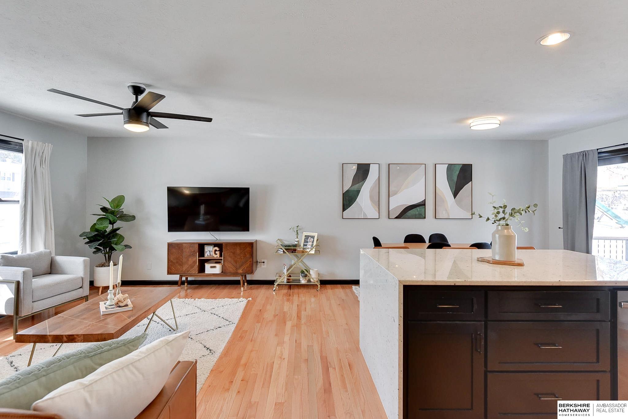 Omaha, Nebraska 68124, United States, 3 Bedrooms Bedrooms, ,2 BathroomsBathrooms,Residential,Pending,120041