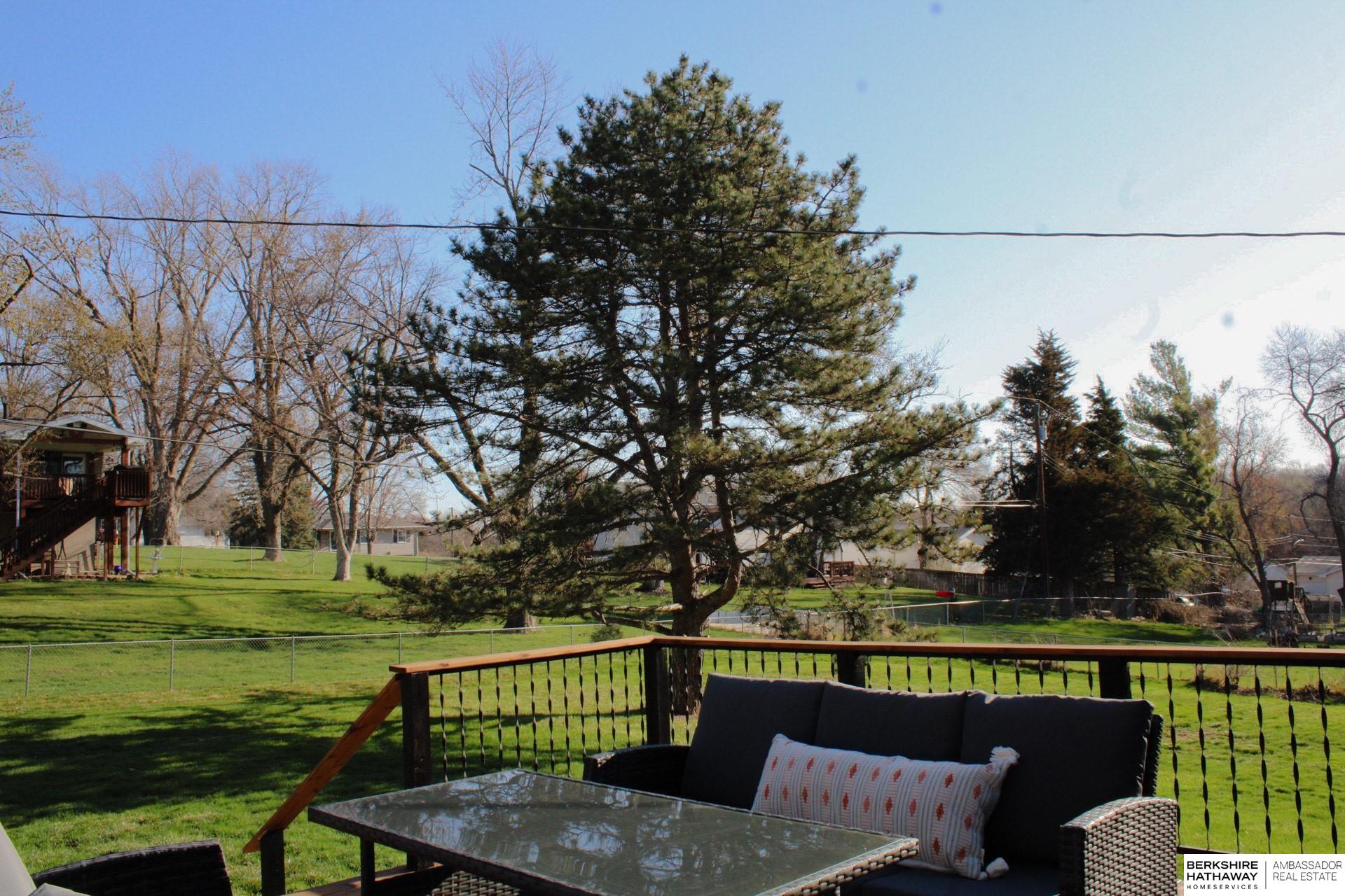 Omaha, Nebraska 68124, United States, 3 Bedrooms Bedrooms, ,2 BathroomsBathrooms,Residential,Pending,120041