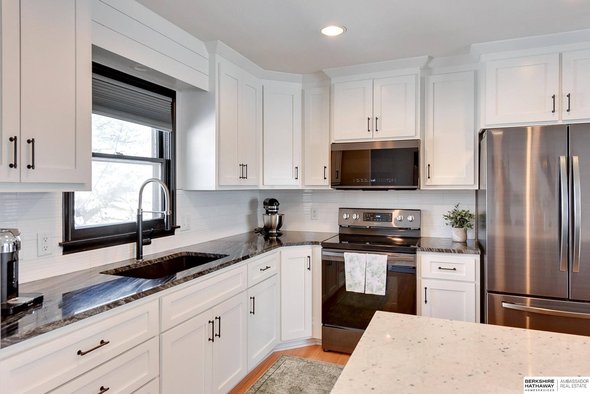 Omaha, Nebraska 68124, United States, 3 Bedrooms Bedrooms, ,2 BathroomsBathrooms,Residential,Pending,120041