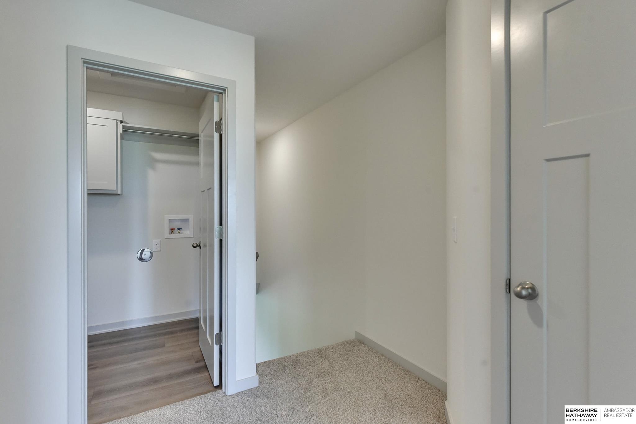 Elkhorn, Nebraska 68022, United States, 4 Bedrooms Bedrooms, ,4 BathroomsBathrooms,Residential,Active,60643