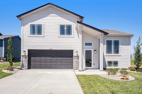 Photo of 6501 N 168 Avenue, Omaha, NE 68116 (MLS # 22509953)