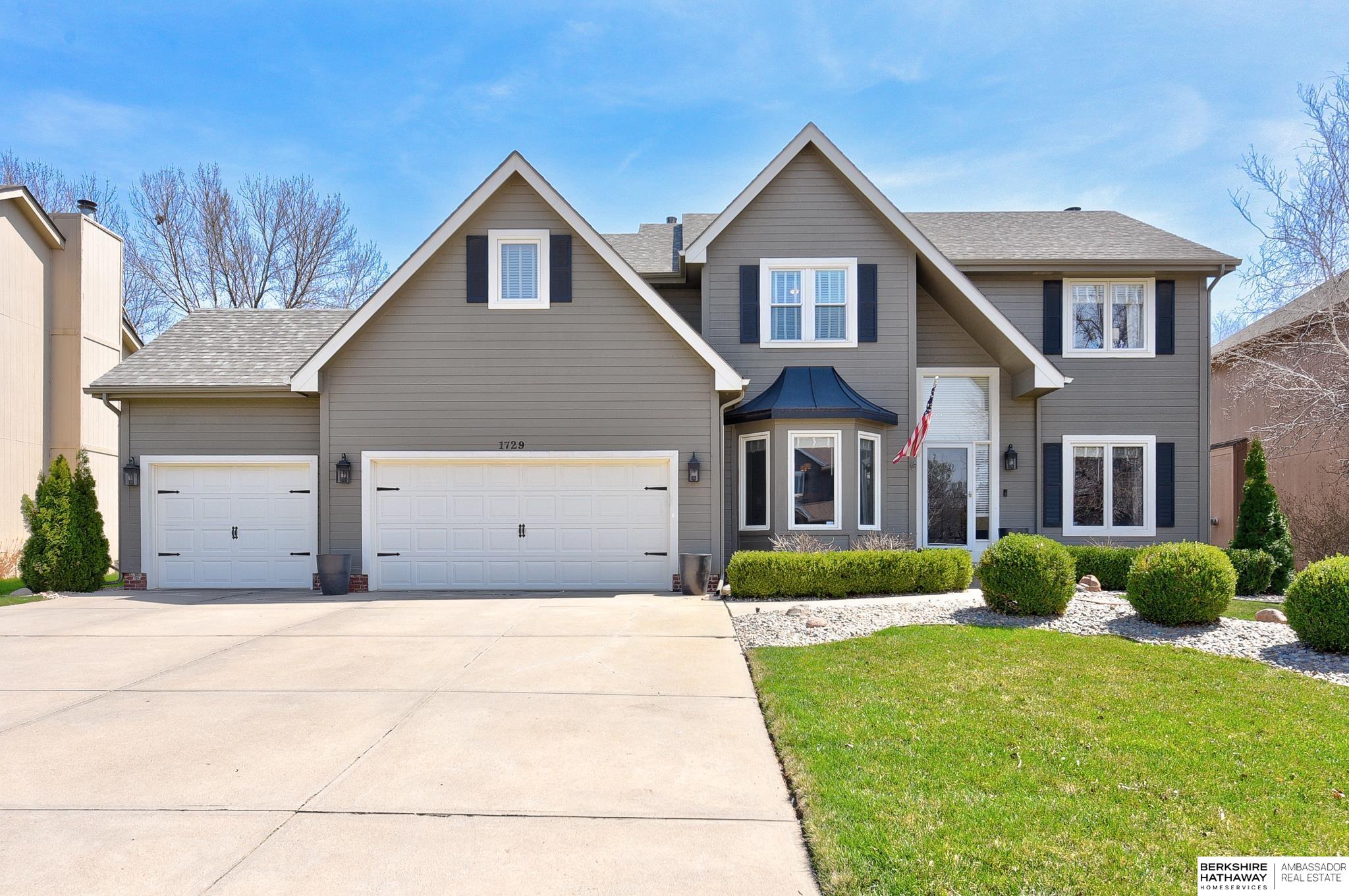 Omaha, Nebraska 68130, United States, 4 Bedrooms Bedrooms, ,2 BathroomsBathrooms,Residential,Pending,107960