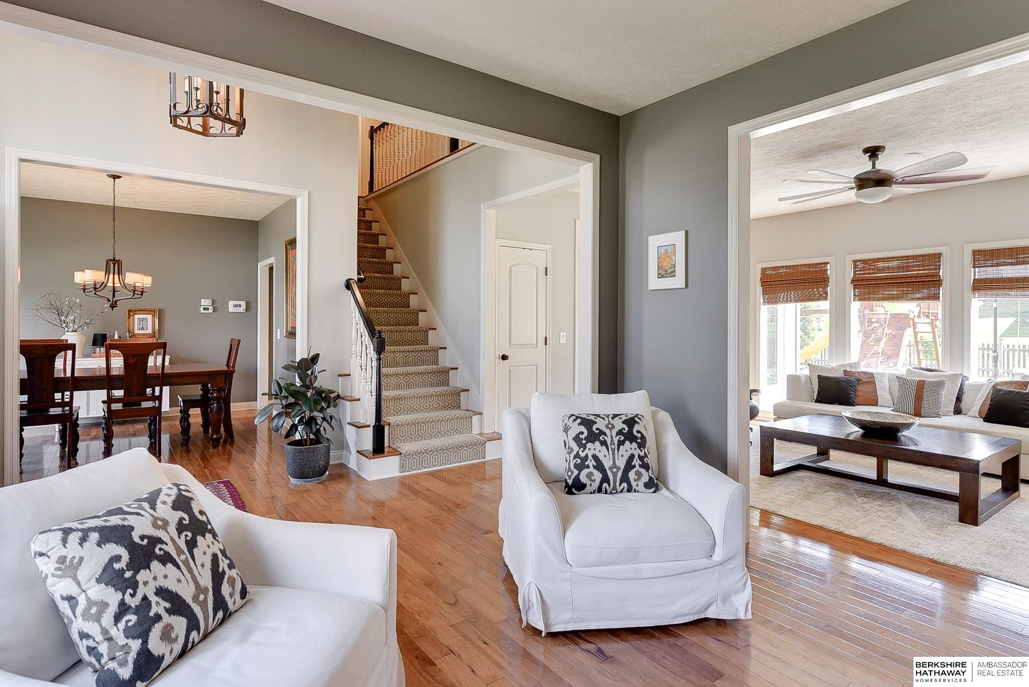 Omaha, Nebraska 68130, United States, 4 Bedrooms Bedrooms, ,2 BathroomsBathrooms,Residential,Pending,107960