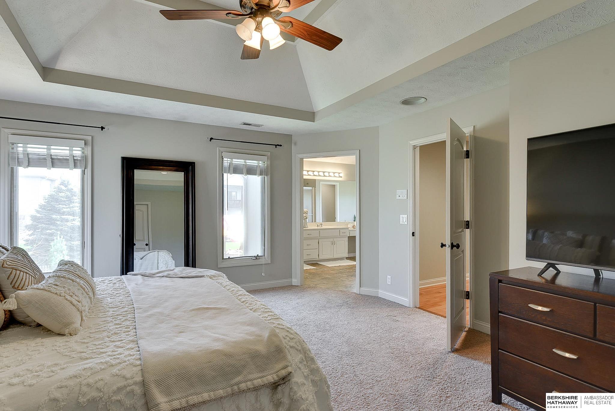 Omaha, Nebraska 68130, United States, 4 Bedrooms Bedrooms, ,2 BathroomsBathrooms,Residential,Pending,107960