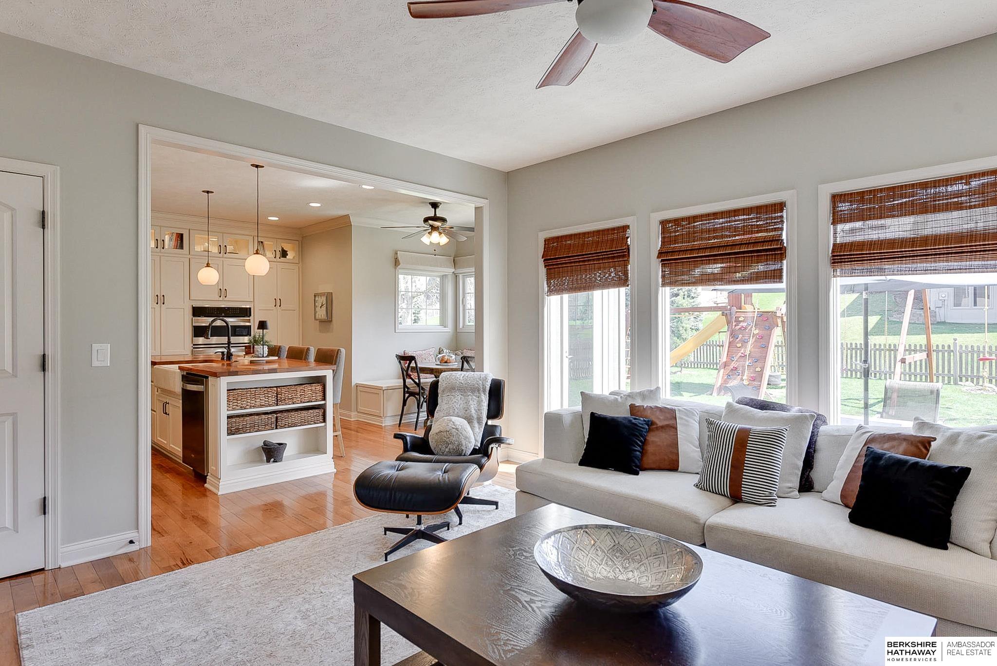 Omaha, Nebraska 68130, United States, 4 Bedrooms Bedrooms, ,2 BathroomsBathrooms,Residential,Pending,107960