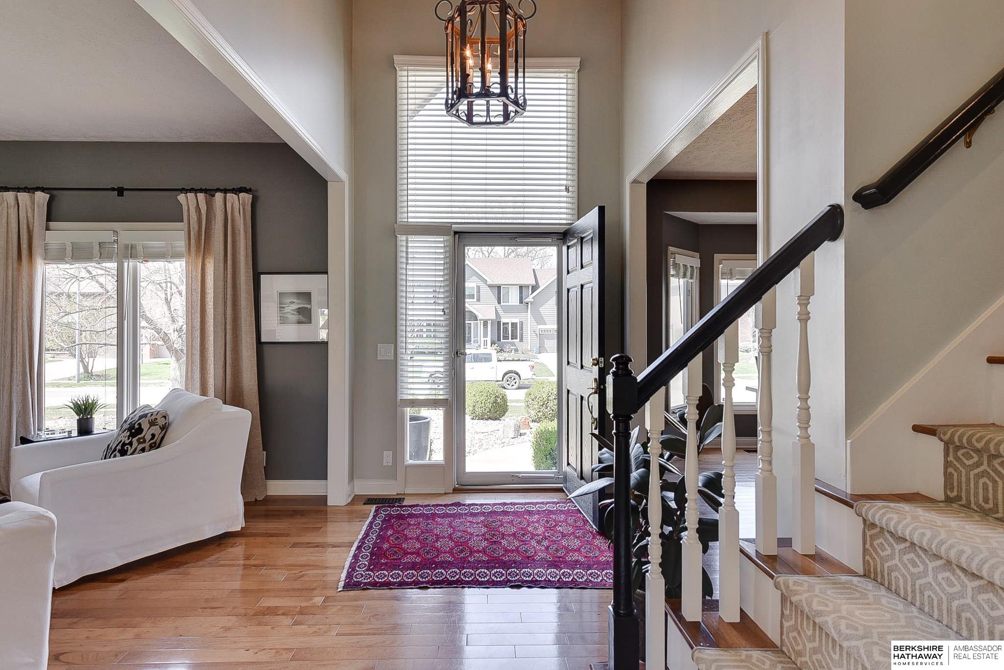 Omaha, Nebraska 68130, United States, 4 Bedrooms Bedrooms, ,2 BathroomsBathrooms,Residential,Pending,107960