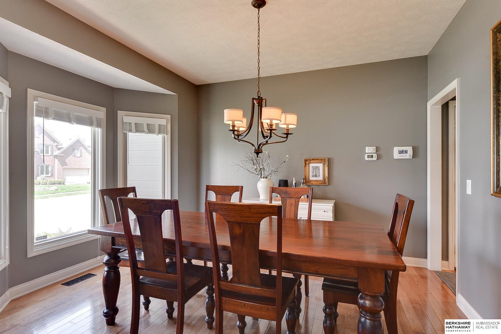 Omaha, Nebraska 68130, United States, 4 Bedrooms Bedrooms, ,2 BathroomsBathrooms,Residential,Pending,107960