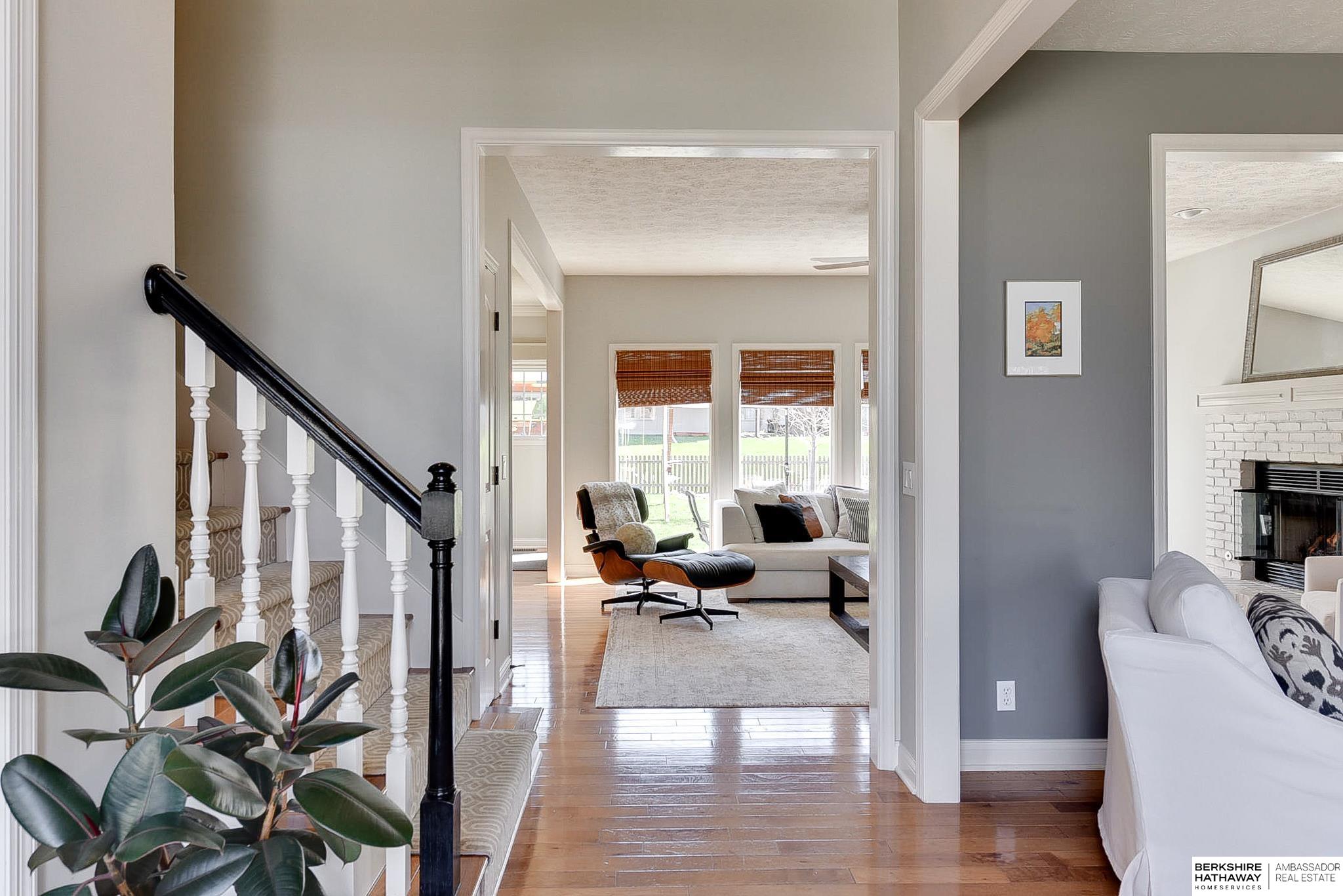 Omaha, Nebraska 68130, United States, 4 Bedrooms Bedrooms, ,2 BathroomsBathrooms,Residential,Pending,107960