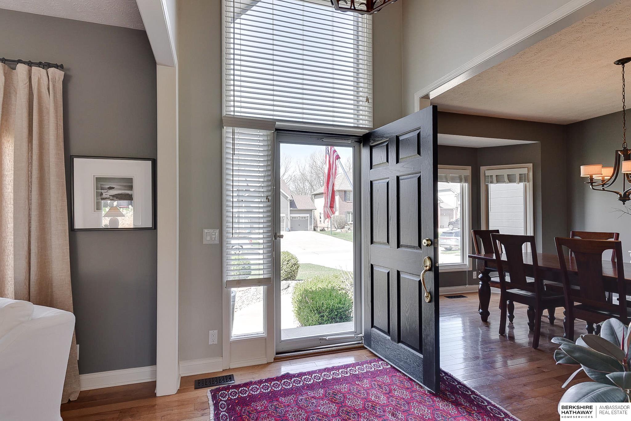 Omaha, Nebraska 68130, United States, 4 Bedrooms Bedrooms, ,2 BathroomsBathrooms,Residential,Pending,107960