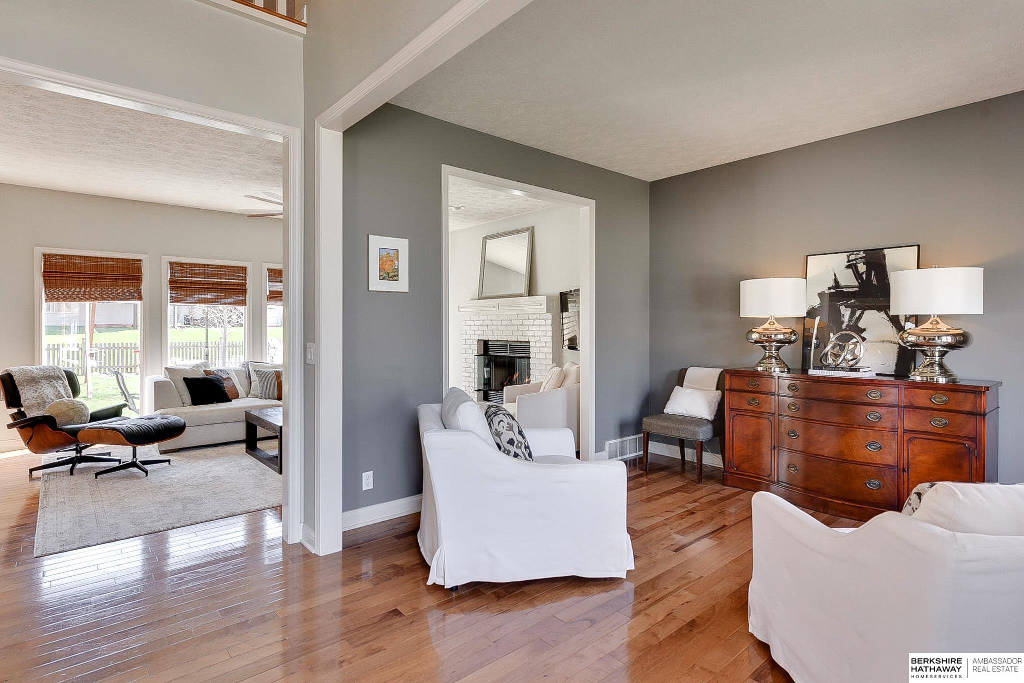 Omaha, Nebraska 68130, United States, 4 Bedrooms Bedrooms, ,2 BathroomsBathrooms,Residential,Pending,107960